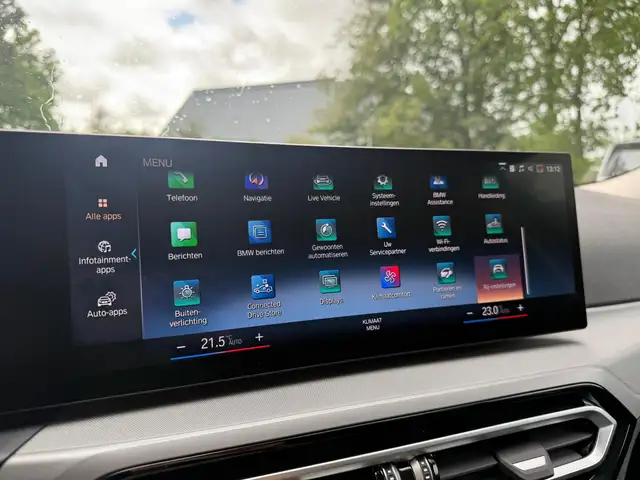 BMW 3 Series view 25
