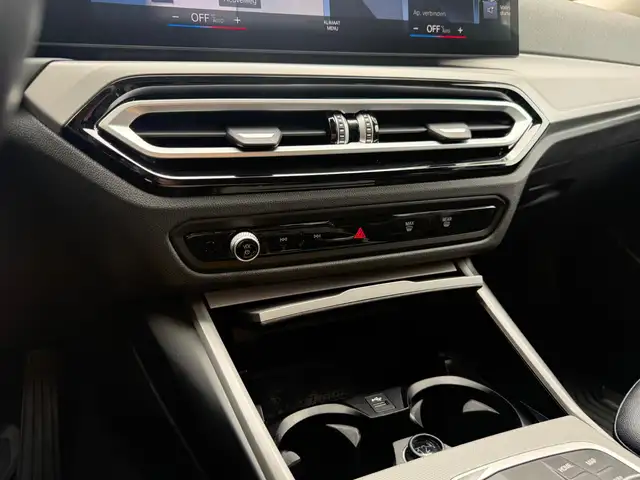 BMW 3 Series view 21