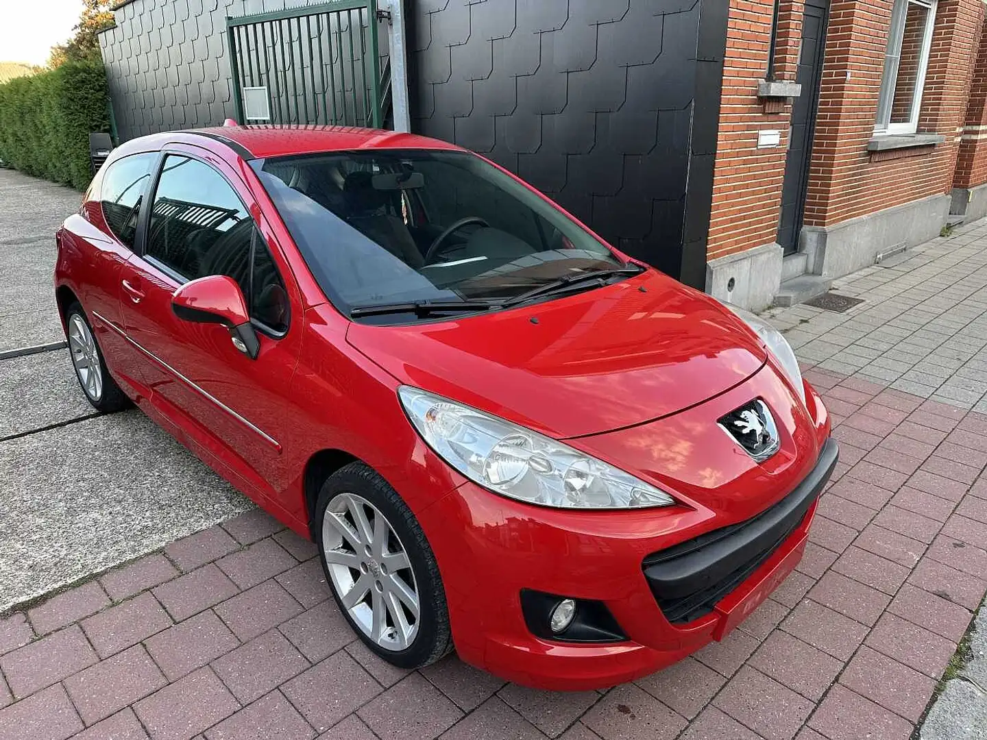 Peugeot 207 1.4 I MET 127DKM Rood - 2