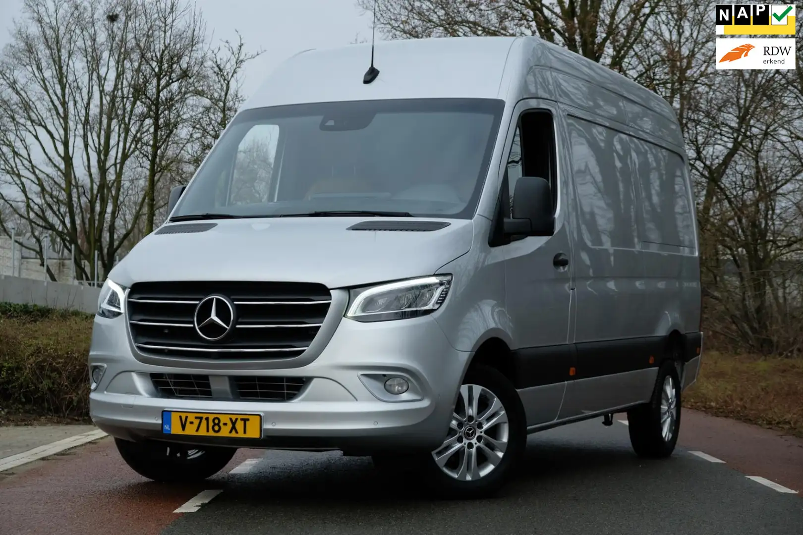 Mercedes-Benz Sprinter 319 3.0 CDI L2H2 |6 Cilinder/1e Eig UNIEK VOLLE BU Zilver - 1