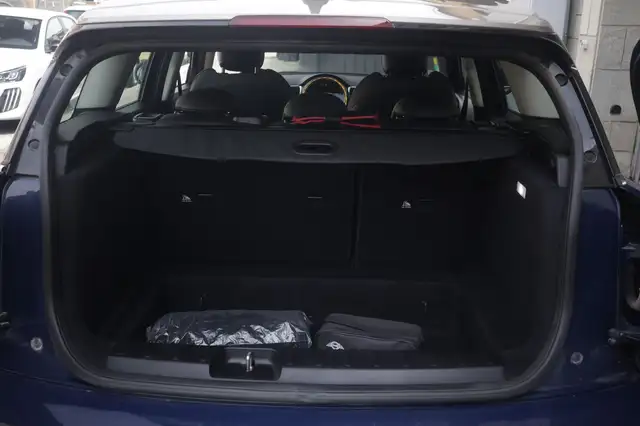 MINI Clubman view 18