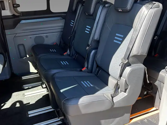 Ford Tourneo Custom view 10