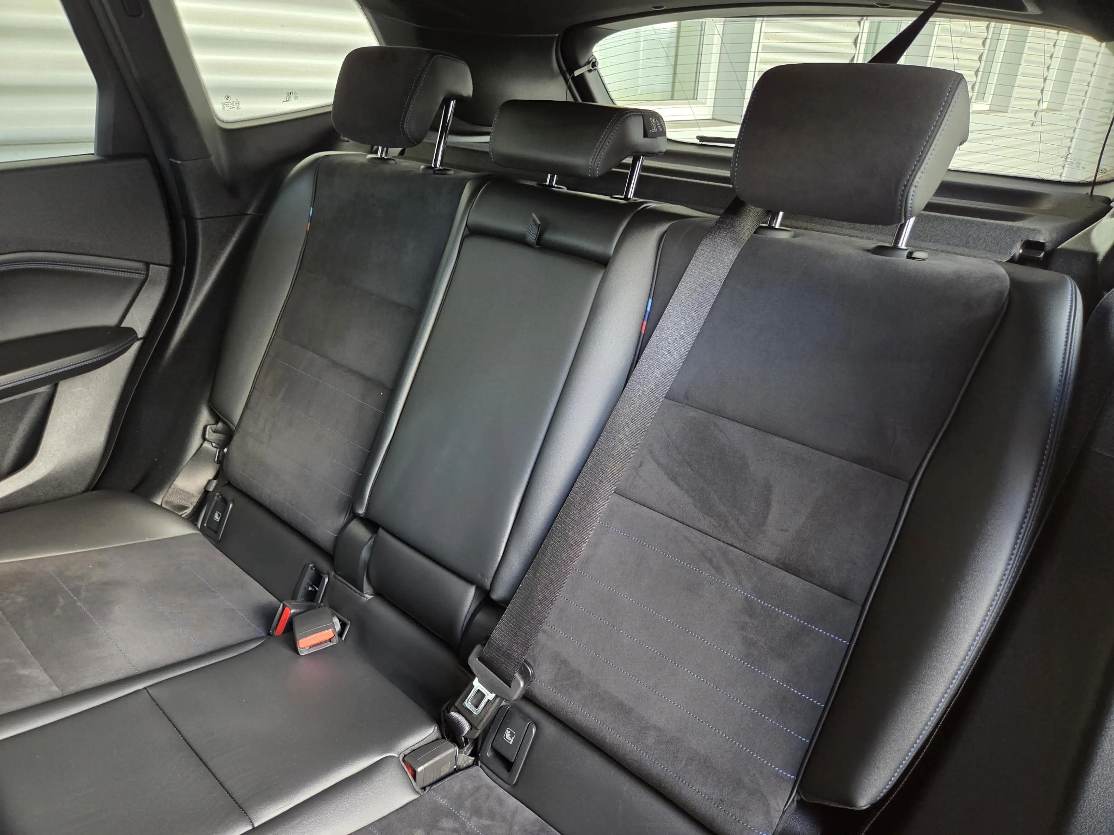 BMW iX1 xDrive30 67 kWh M Sport Edition — photo 5