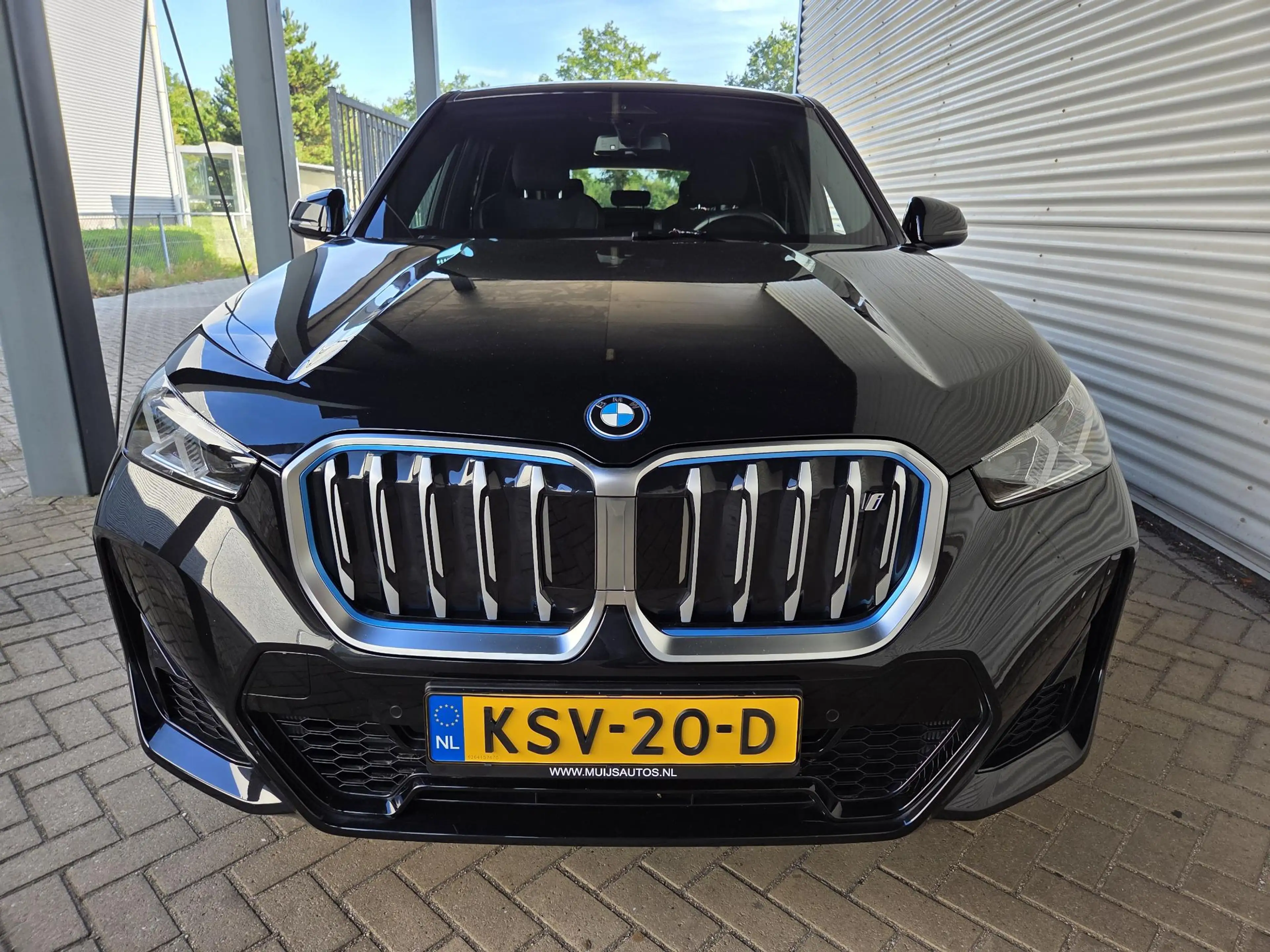 BMW iX1 xDrive30 67 kWh M Sport Edition — photo 10
