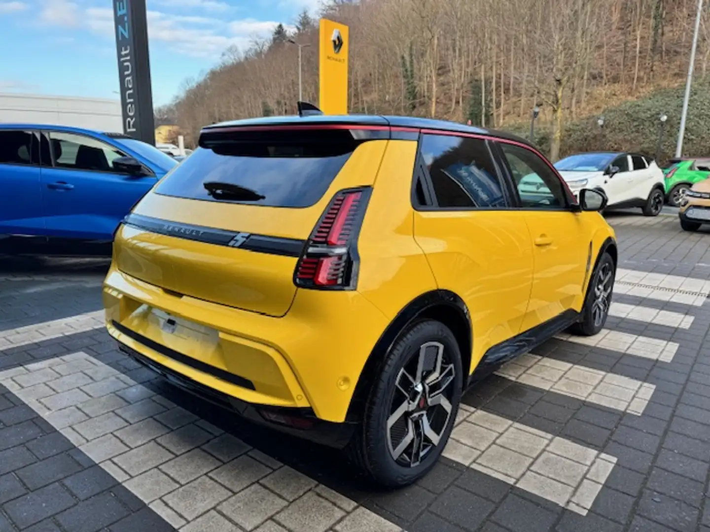 Renault ICONIC 120 PS Batterie 40 KW LUXUS Ausstattung Gelb - 2
