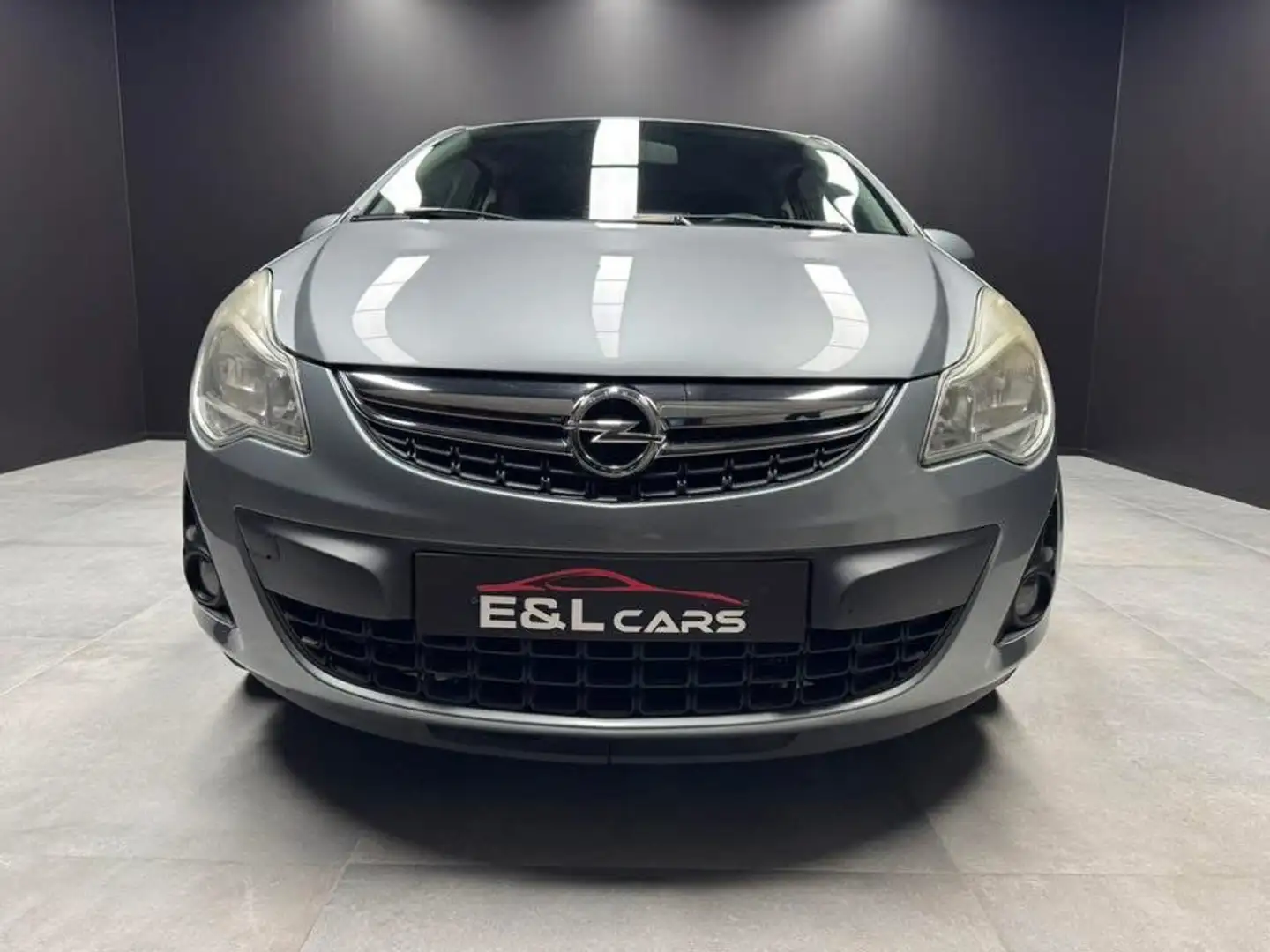 Opel Corsa Réservé Gris - 2