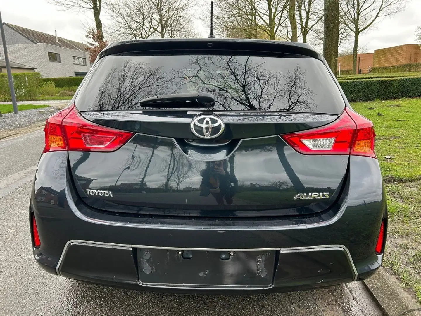 Toyota Auris 1.4 D-4D Dynamic Zwart - 1