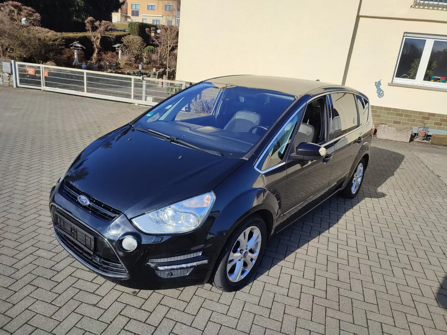 Ford S-Max 2,0 Diesel Automatik HU bis (05/27)*8 Fach bereift Schwarz - 1