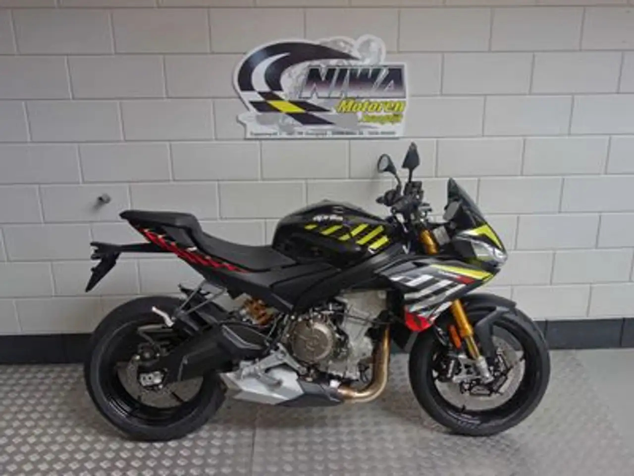 Aprilia Tuono