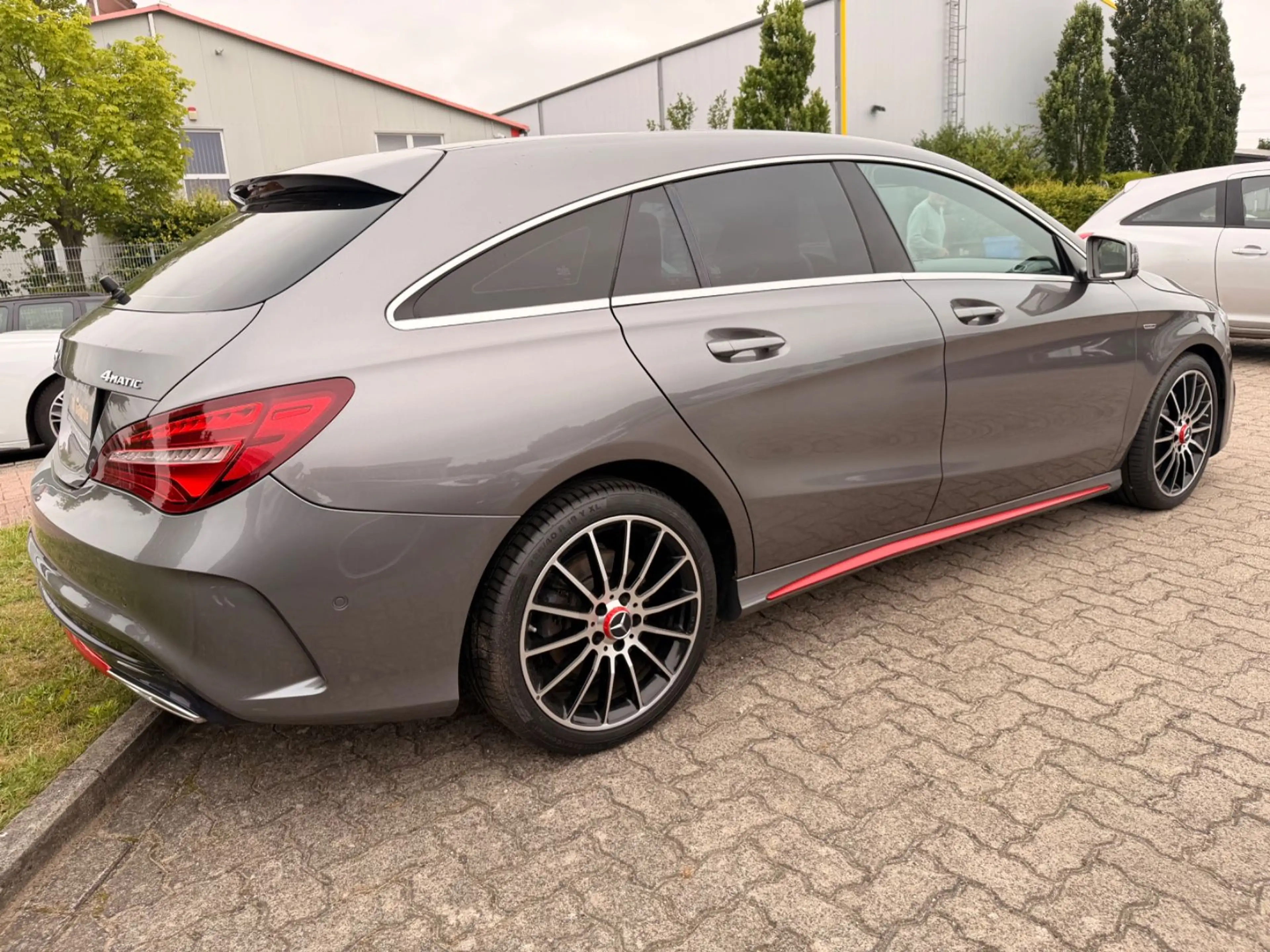 Mercedes-Benz CLA 220 CLA 220 CLA -Klasse Shooting Brake 4Matic AMGlin — photo 4