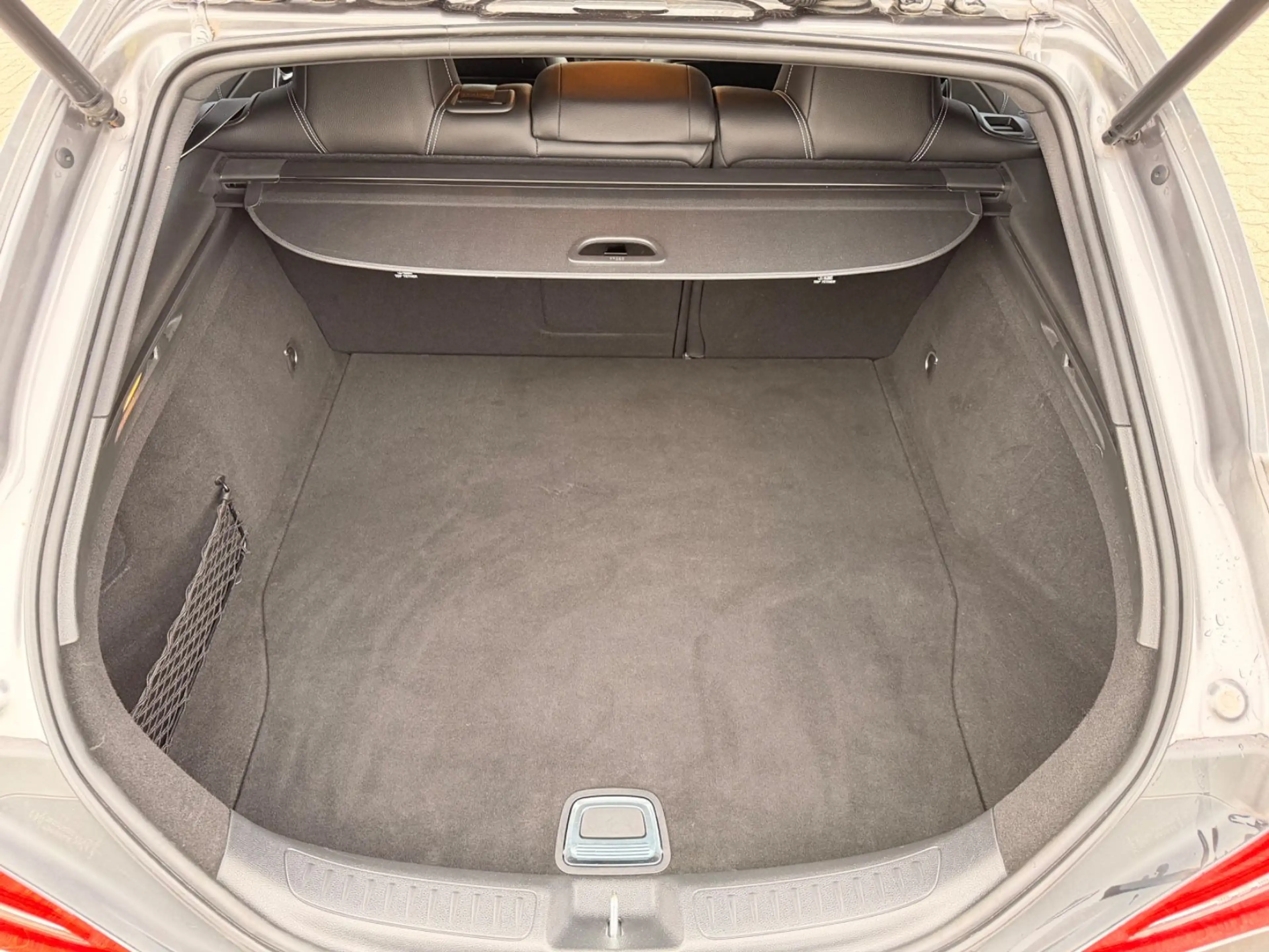 Mercedes-Benz CLA 220 CLA 220 CLA -Klasse Shooting Brake 4Matic AMGlin — photo 8