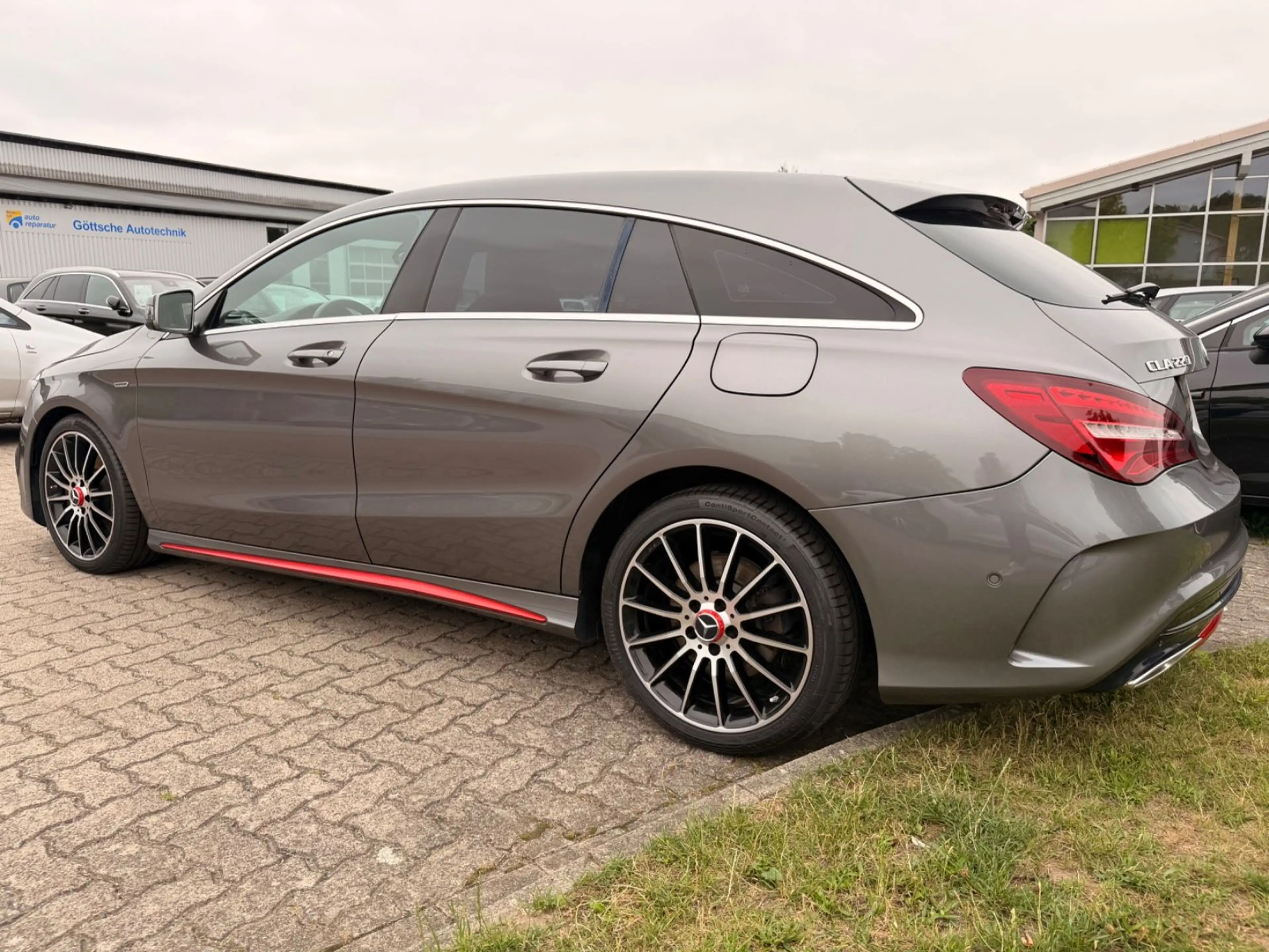 Mercedes-Benz CLA 220 CLA 220 CLA -Klasse Shooting Brake 4Matic AMGlin — photo 6