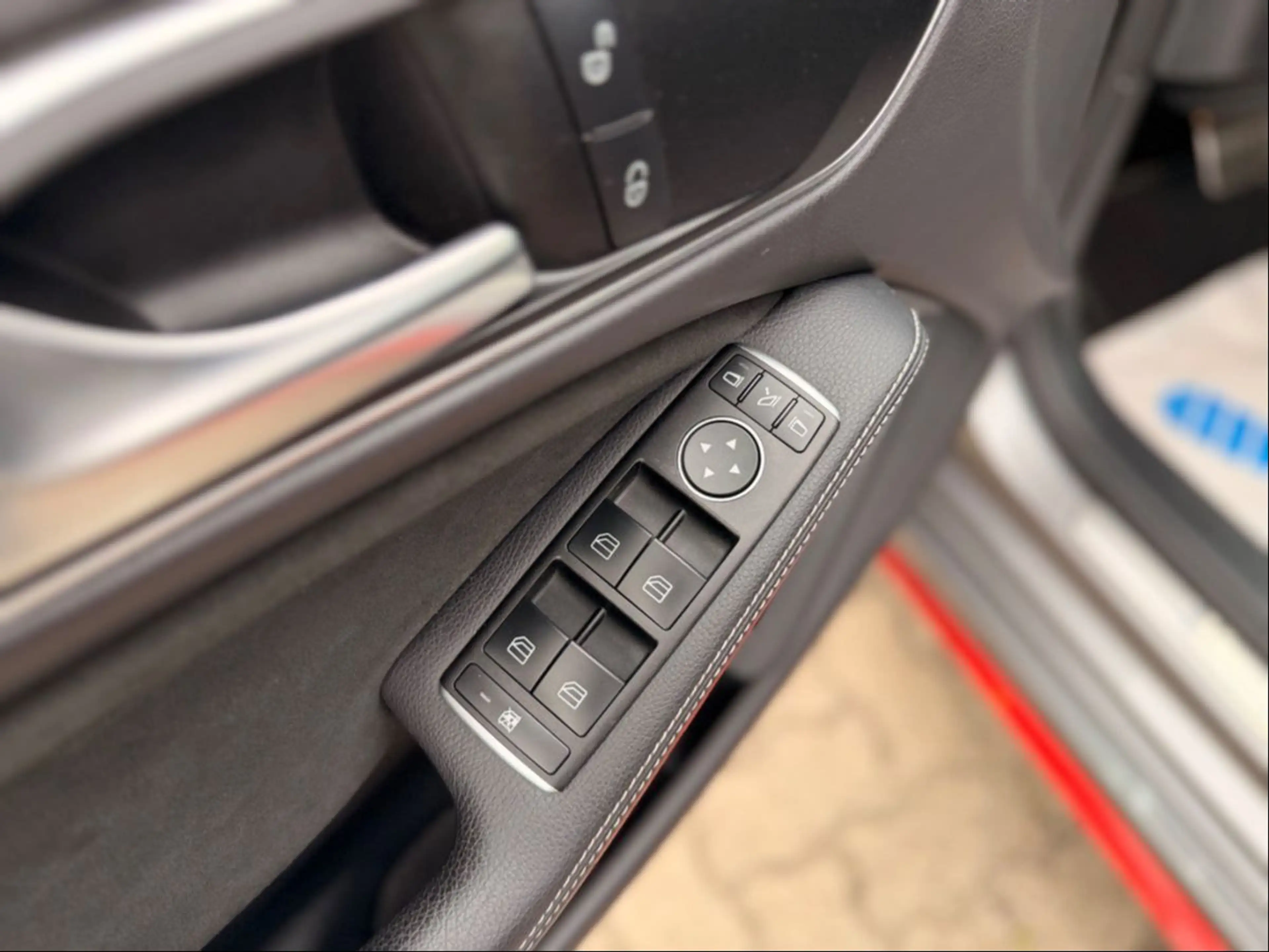 Mercedes-Benz CLA 220 CLA 220 CLA -Klasse Shooting Brake 4Matic AMGlin — photo 9