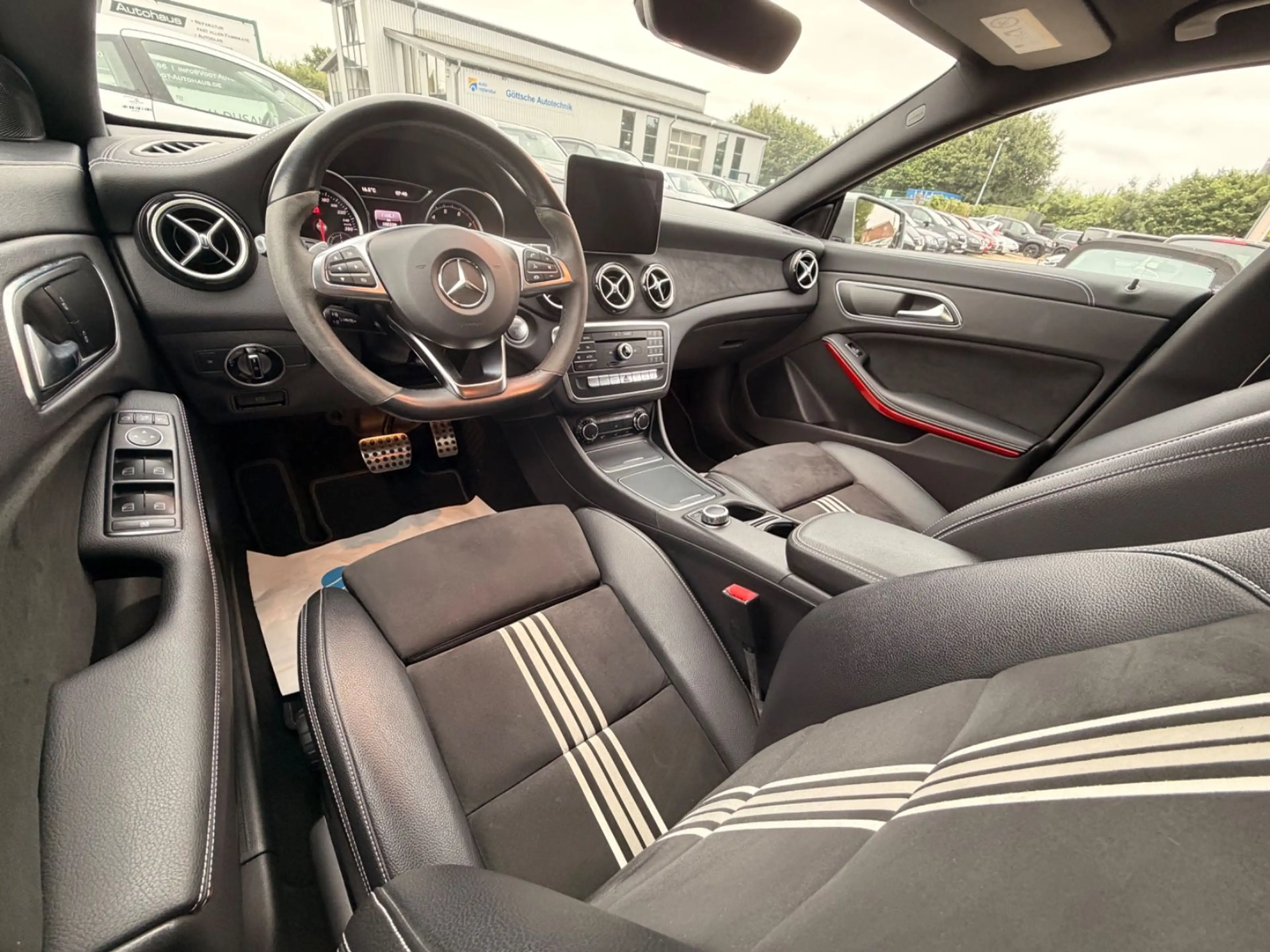 Mercedes-Benz CLA 220 CLA 220 CLA -Klasse Shooting Brake 4Matic AMGlin — photo 10