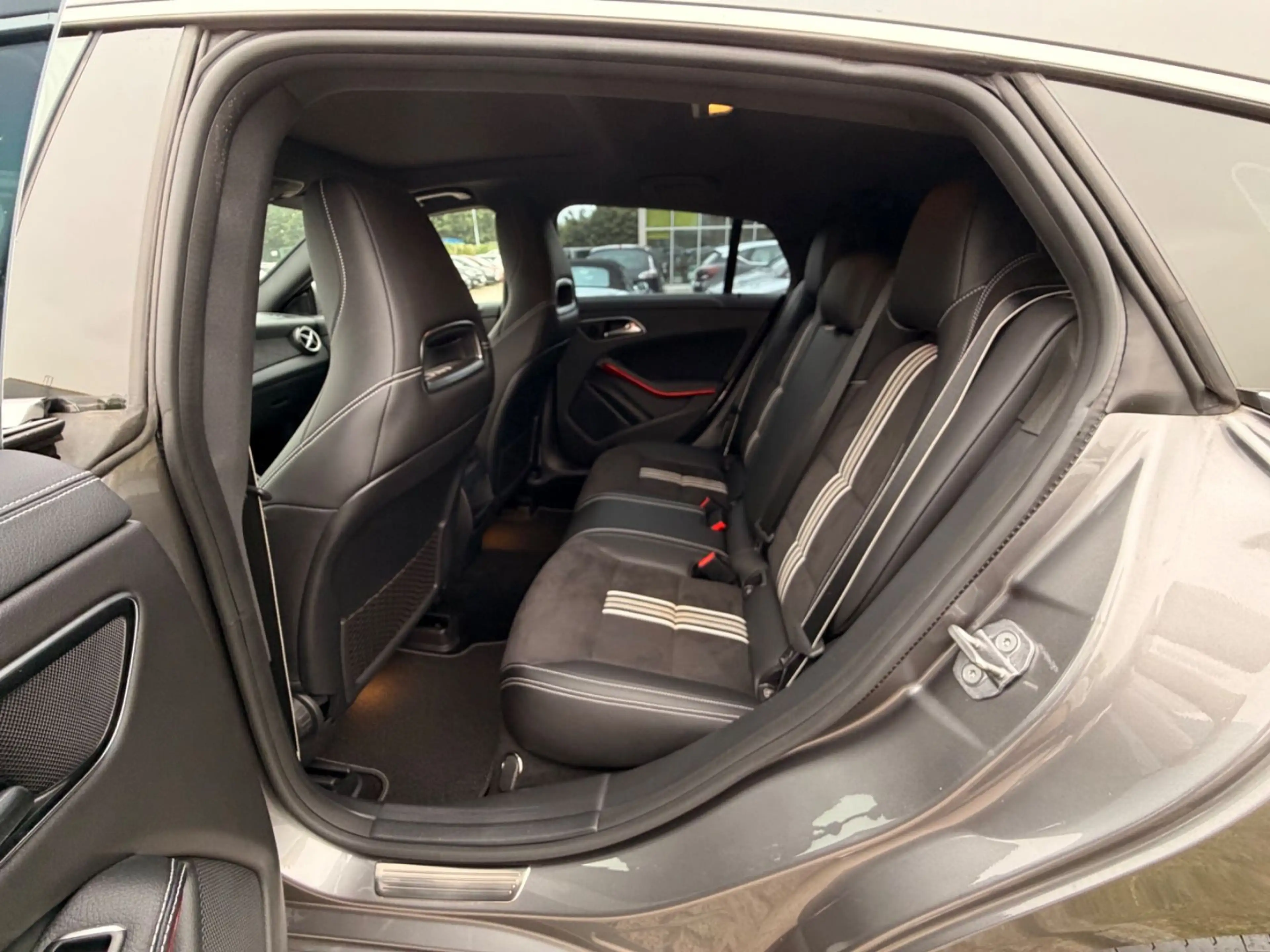 Mercedes-Benz CLA 220 CLA 220 CLA -Klasse Shooting Brake 4Matic AMGlin — photo 14