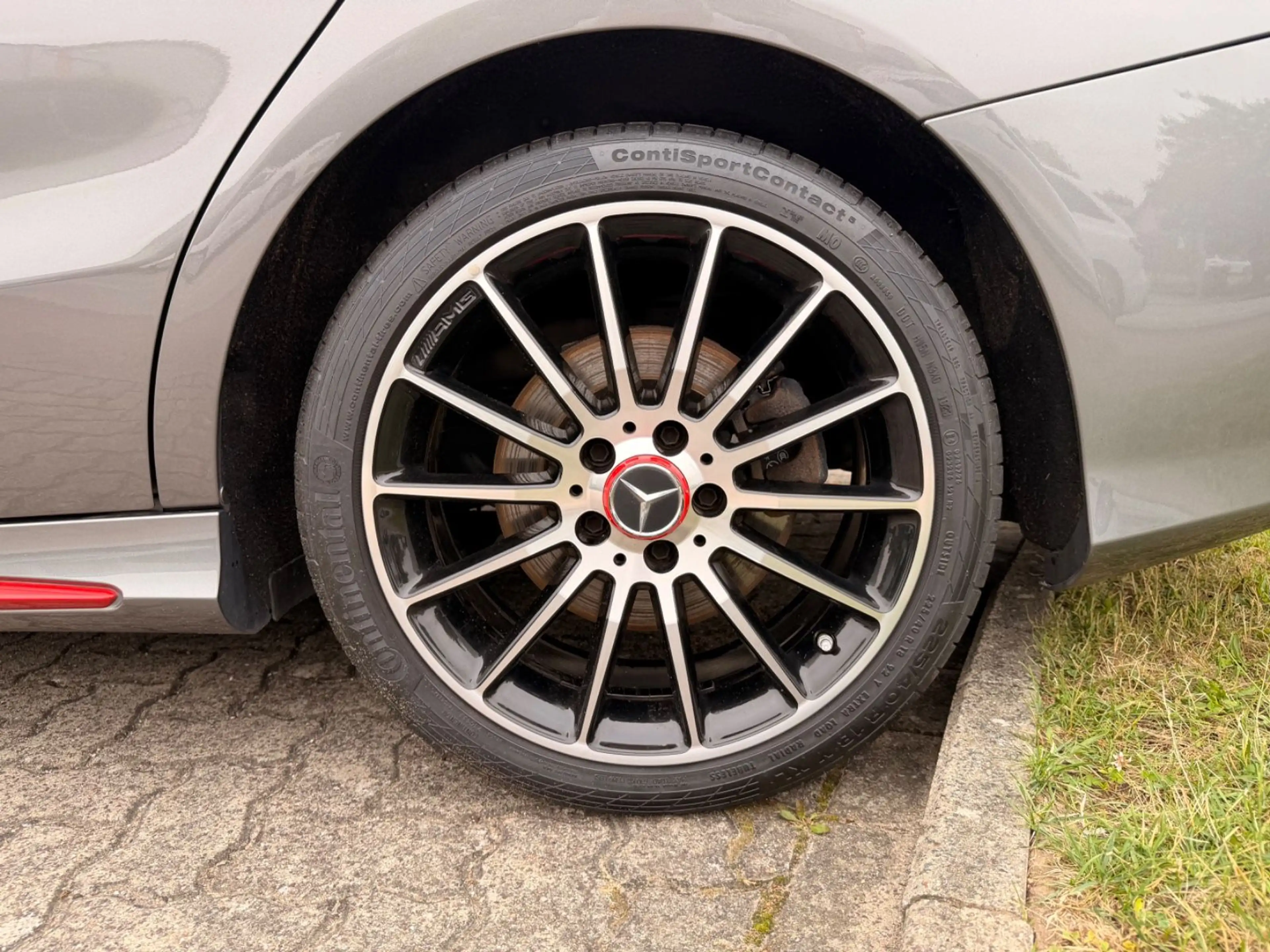 Mercedes-Benz CLA 220 CLA 220 CLA -Klasse Shooting Brake 4Matic AMGlin — photo 7