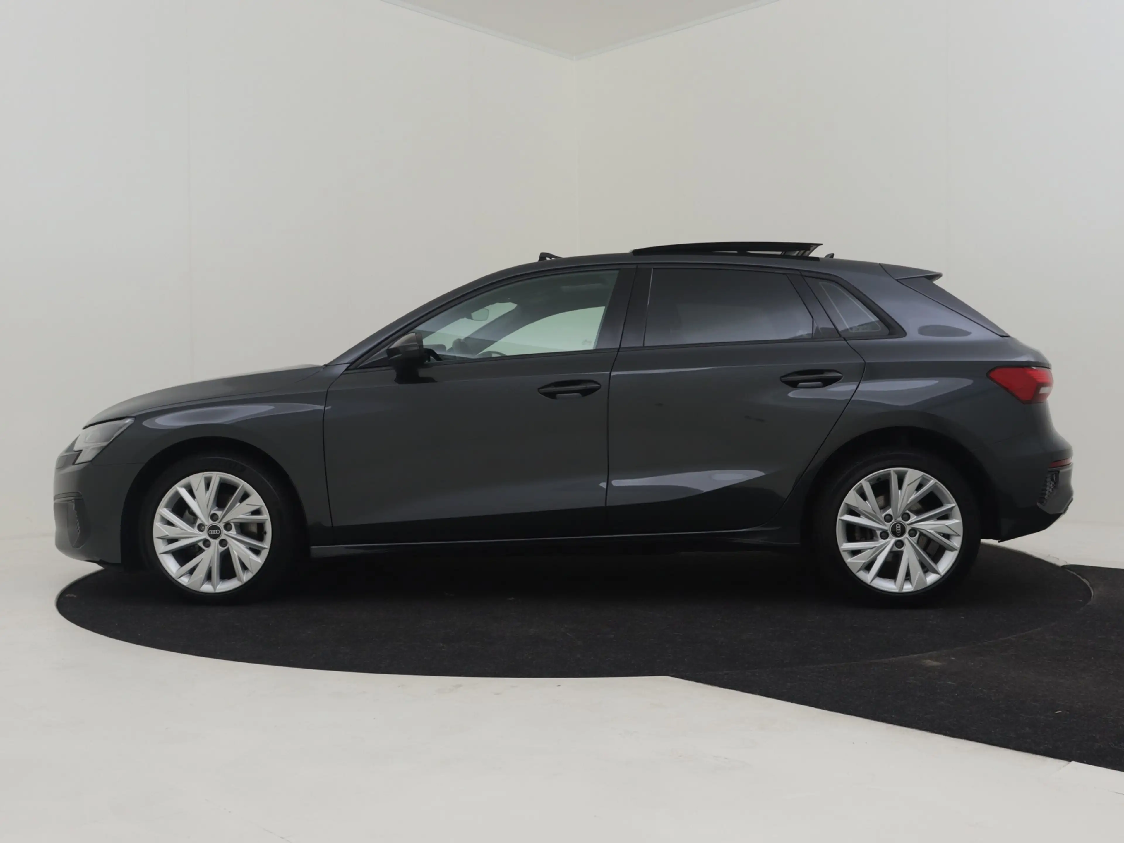 Audi A3 Sportback 35 TFSI Advanced edition 150Pk DSG/AUTO — photo 3