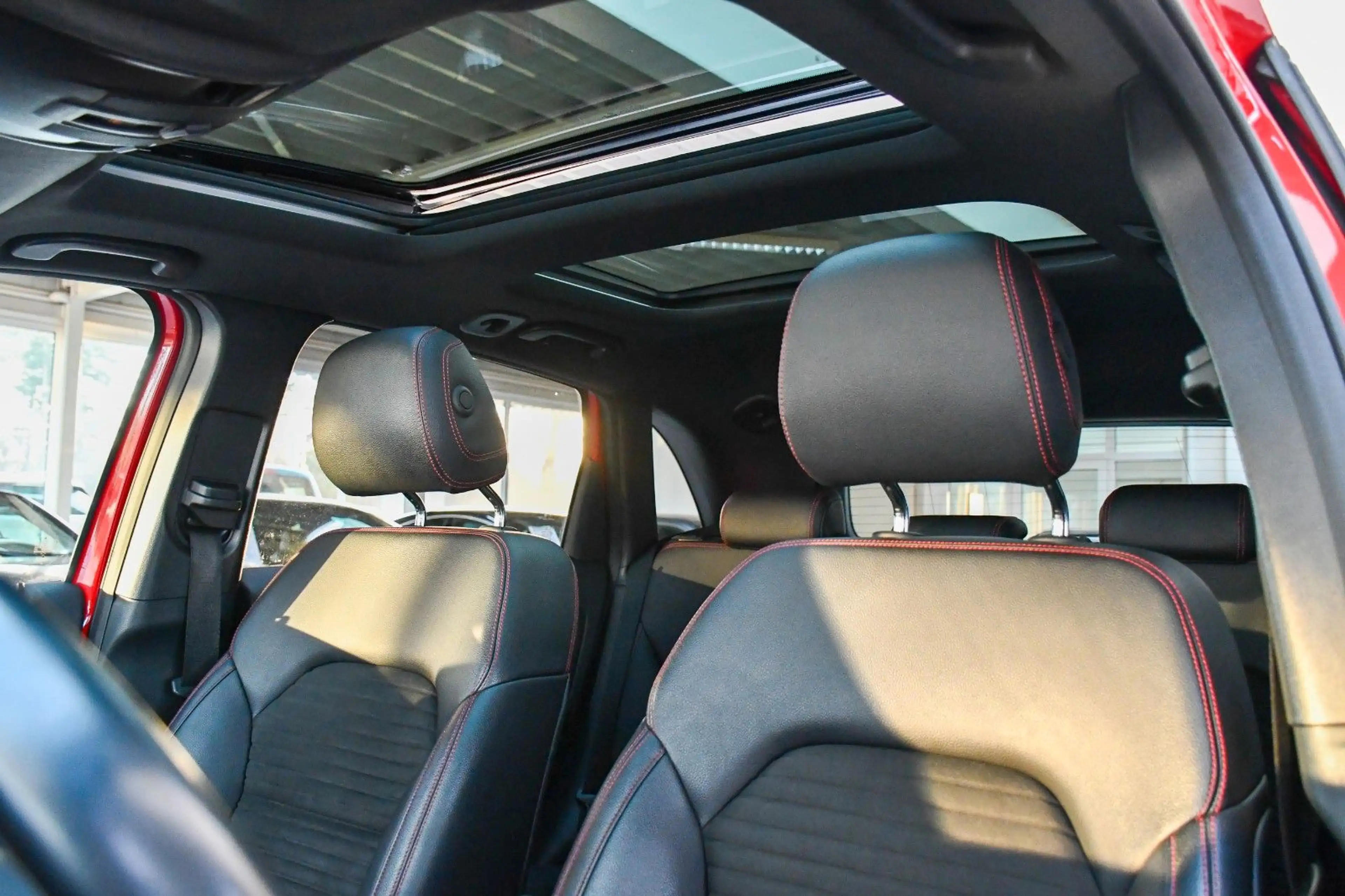 Mercedes-Benz B 220 d 4Matic AMG-Line Night-Paket 1.Hand — photo 11