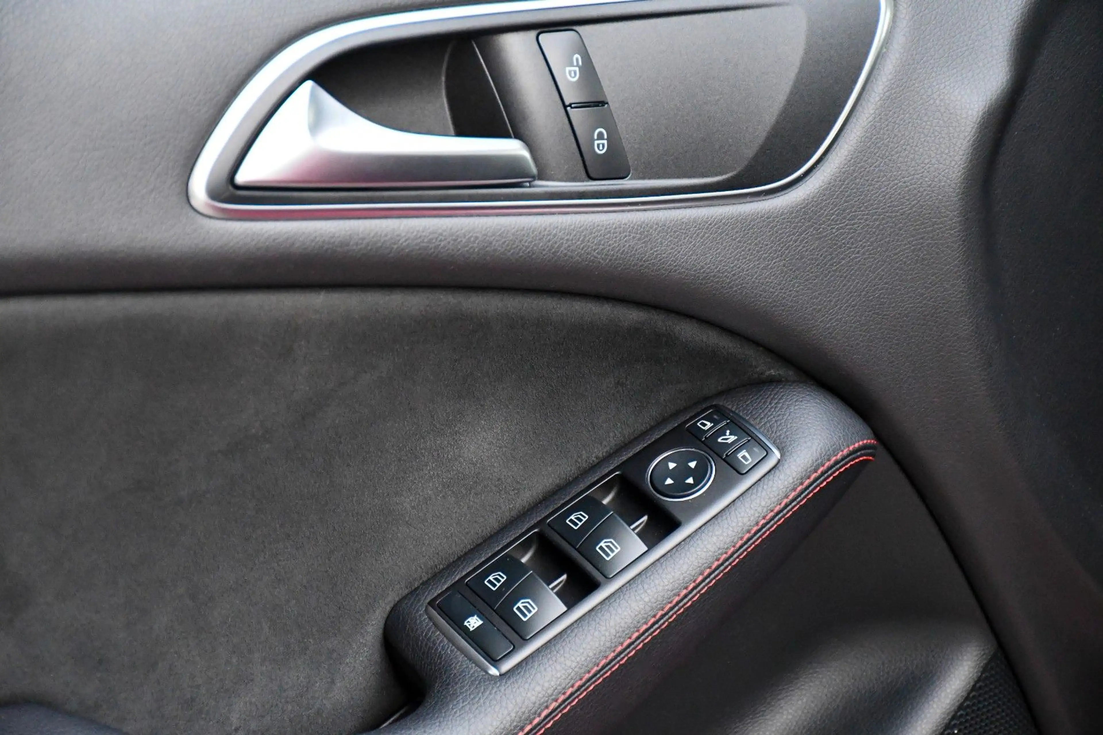 Mercedes-Benz B 220 d 4Matic AMG-Line Night-Paket 1.Hand — photo 8