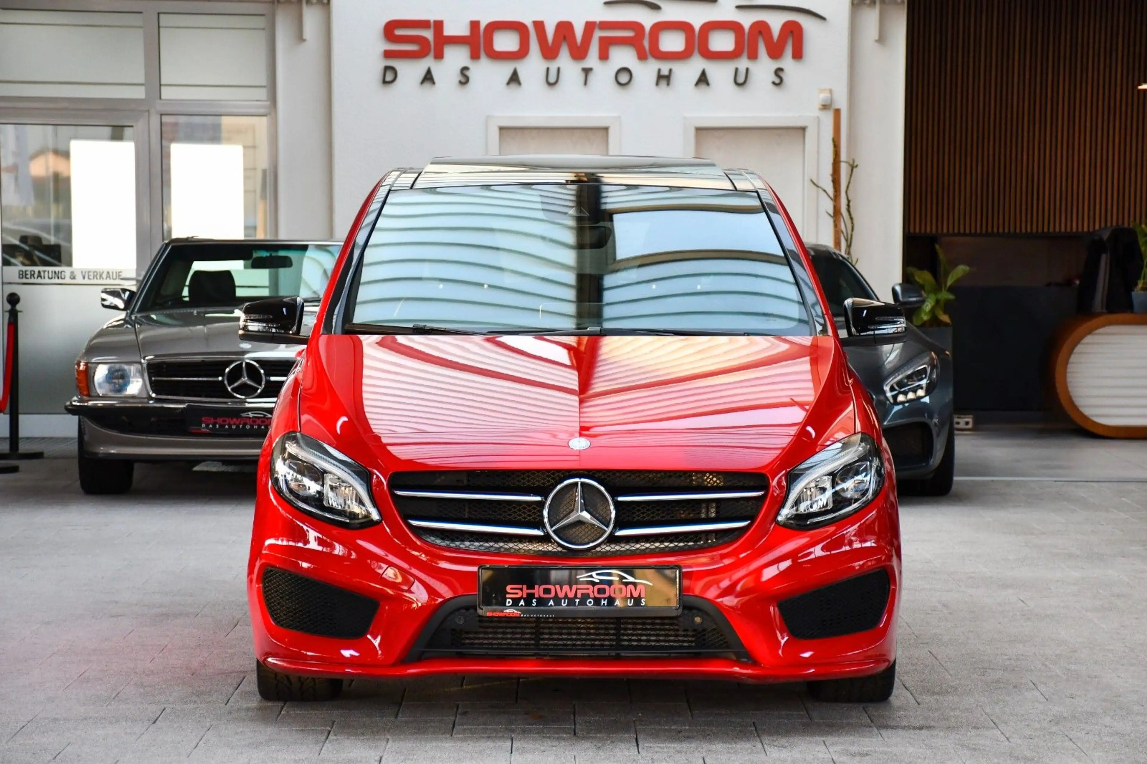Mercedes-Benz B 220 d 4Matic AMG-Line Night-Paket 1.Hand — photo 5