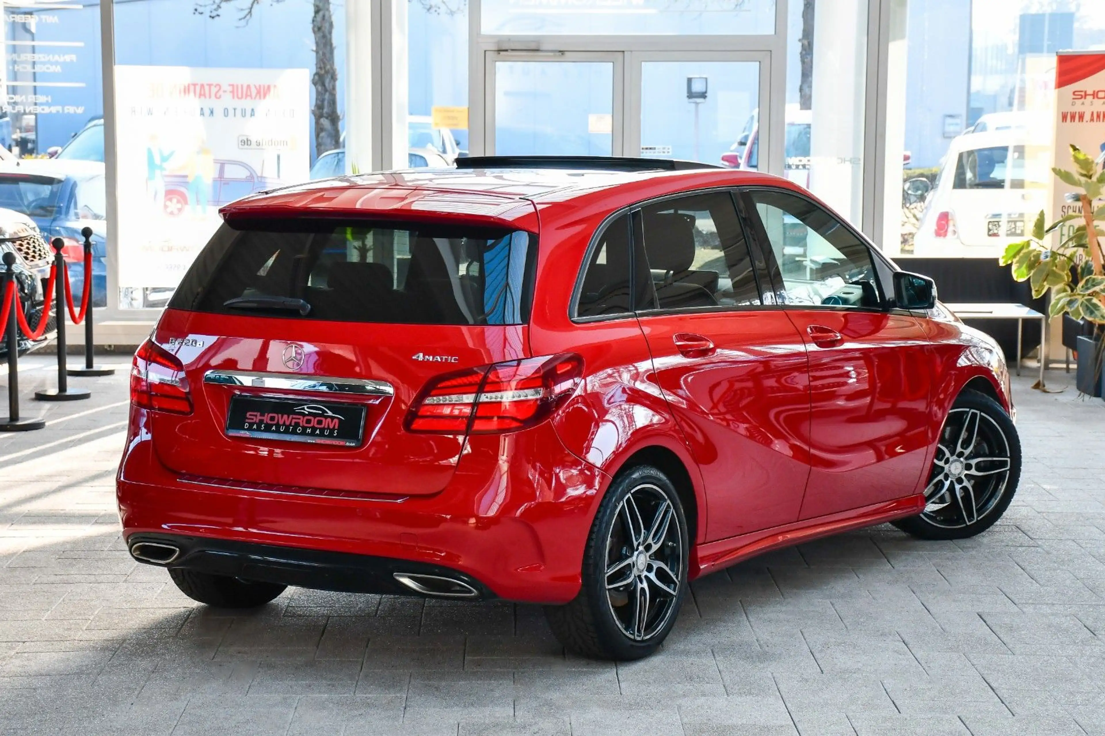 Mercedes-Benz B 220 d 4Matic AMG-Line Night-Paket 1.Hand — photo 2