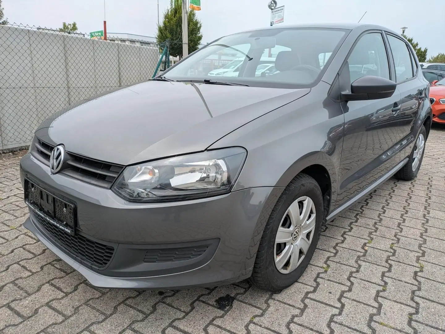 Volkswagen Polo V / TÜV Neu / Service Neu Grijs - 1