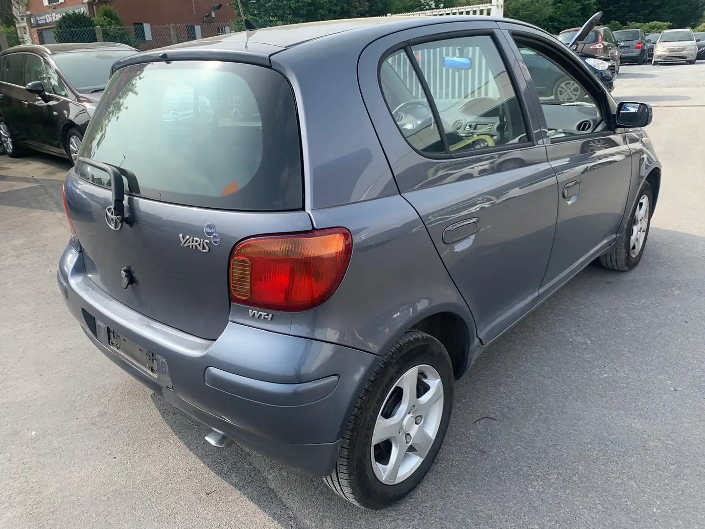Toyota Yaris 1.0 C - 2