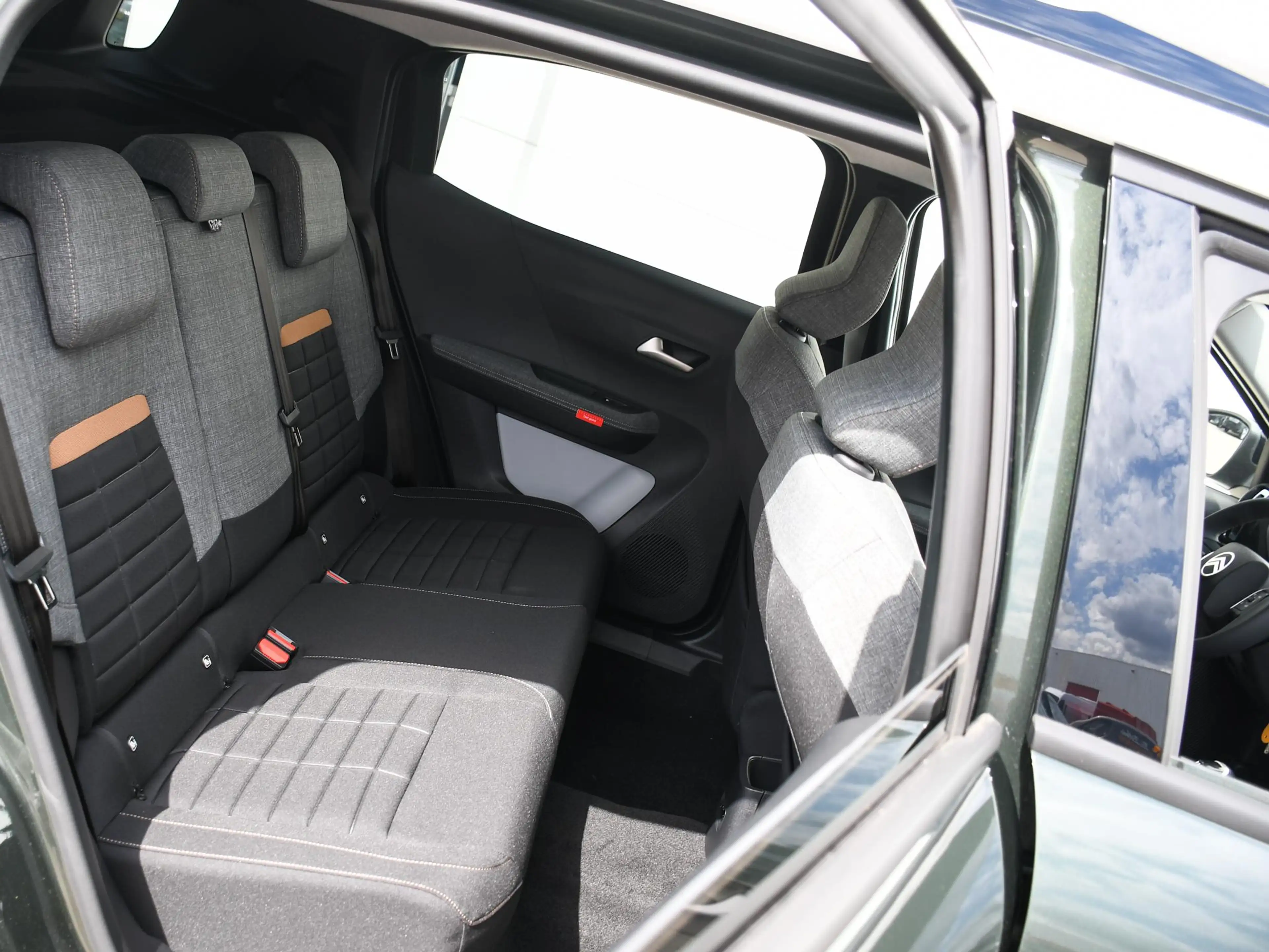 Citroen C3 Aircross Plus 1.2 Turbo 100pk NAVI | DAB | CAMERA | CLIMA | — photo 11