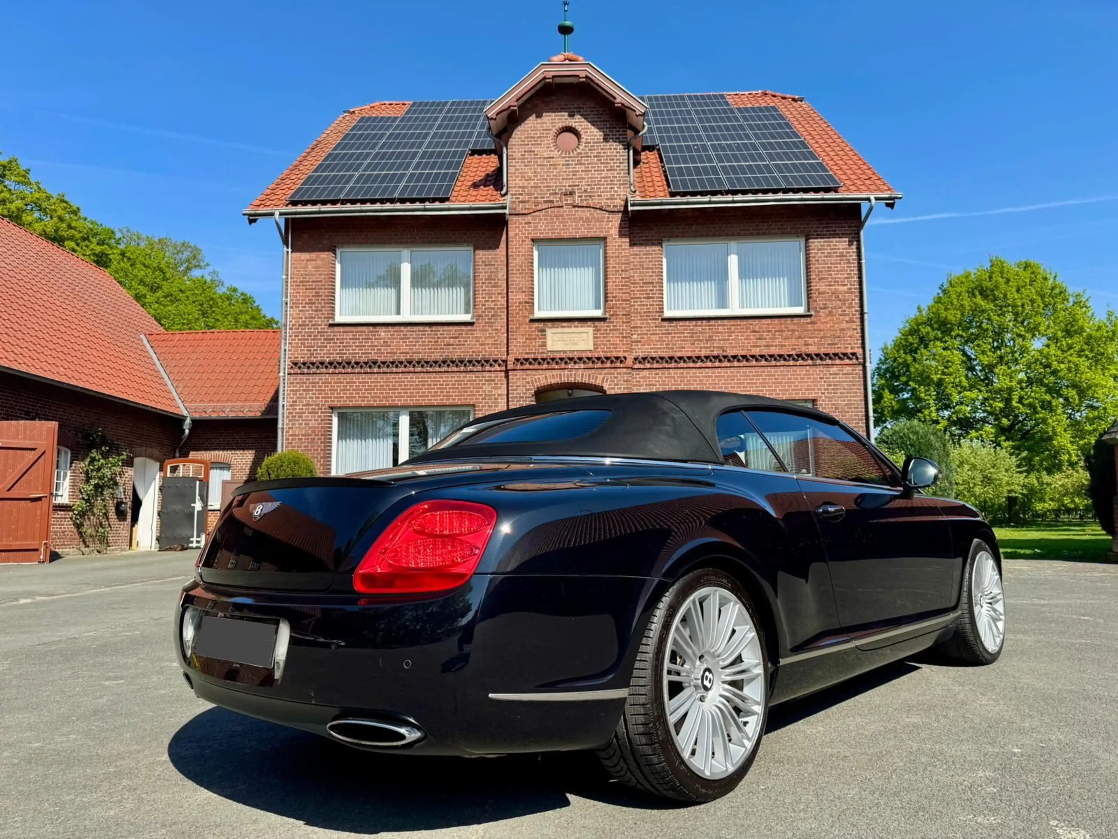 Bentley Continental GTC *Speed - Mulliner* — photo 11