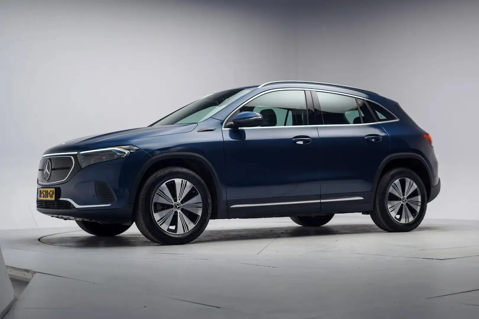 Mercedes-Benz EQA 250 Business sol. Luxury 3-Fase [ Sfeerverlichting Nav Bleu - 2