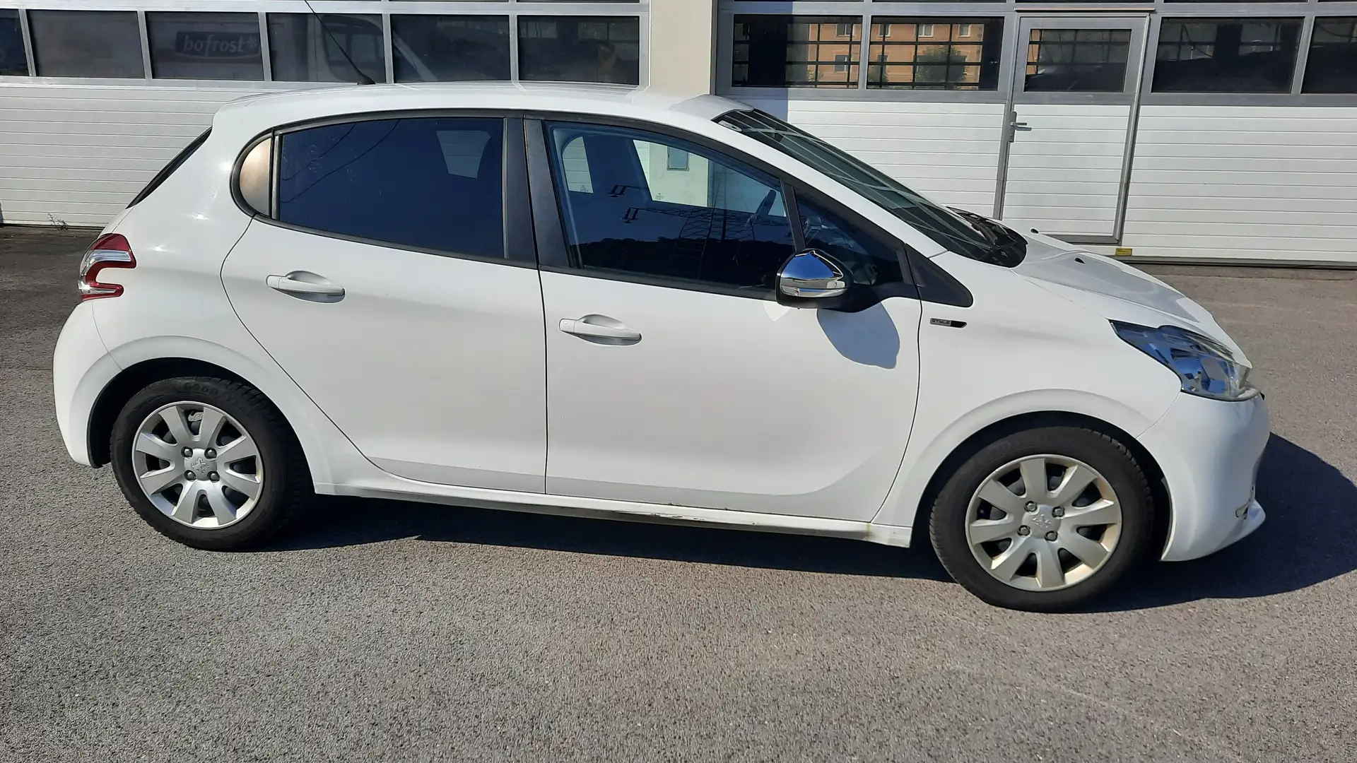 Peugeot 208 Active 1,6 e-HDI 92 FAP Weiß - 2