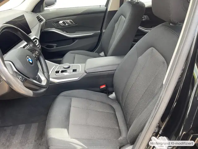 BMW 3 Series view 13