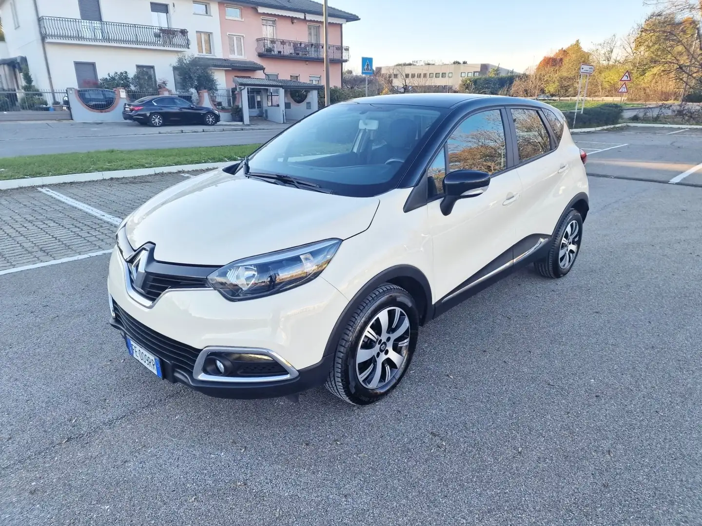 Renault Captur 0.9 TCe 12V 90 CV Start&Stop*Navi*Cerchi*Cruise*Au Beige - 1