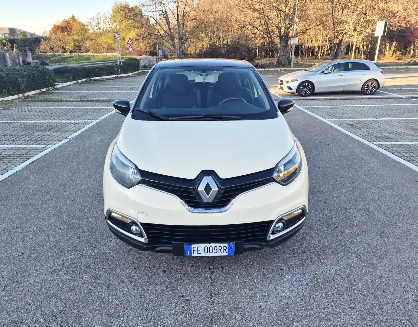 Renault Captur 0.9 TCe 12V 90 CV Start&Stop*Navi*Cerchi*Cruise*Au Beige - 2