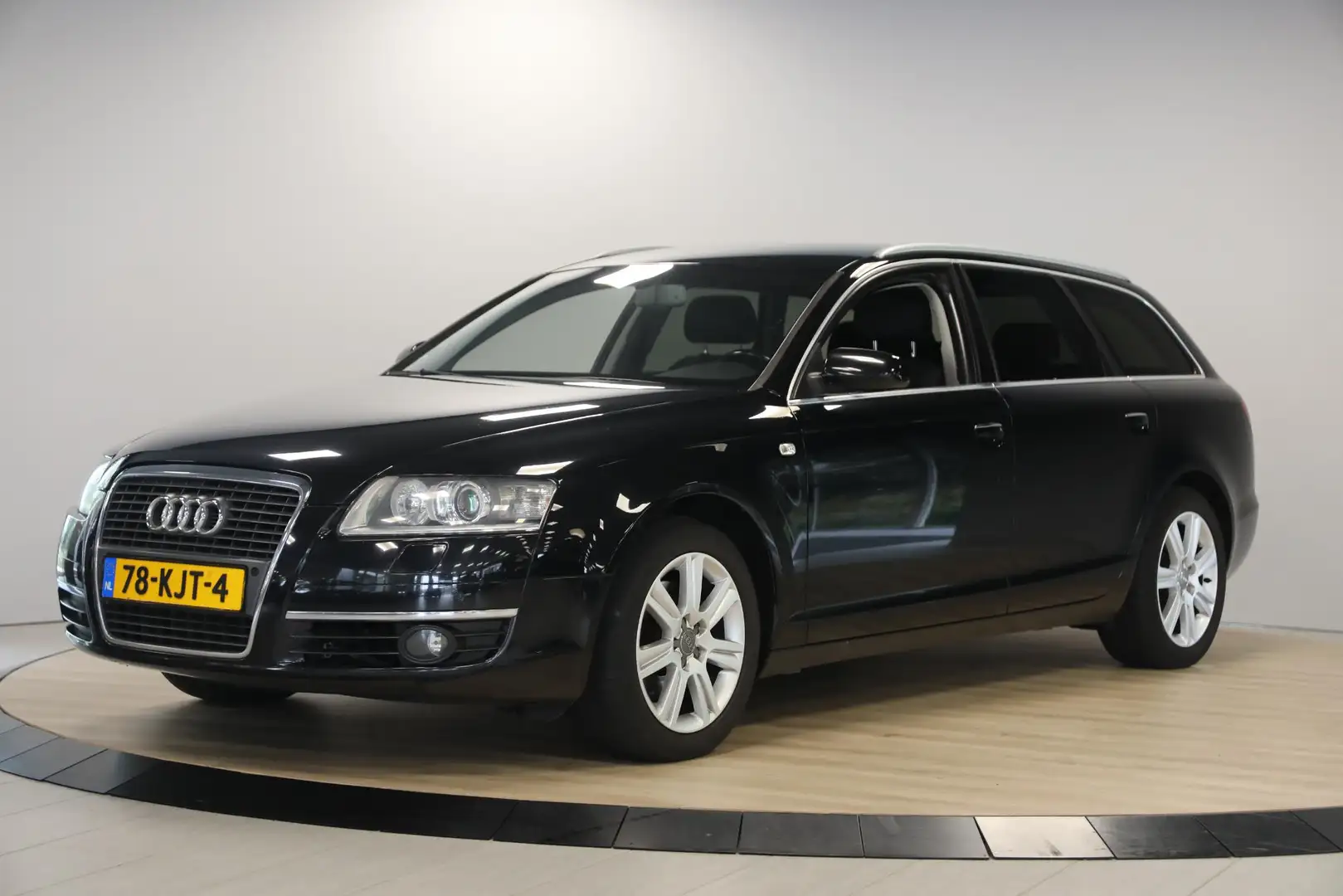Audi A6 Avant 2.4 Airco | Youngtimer | nieuwe APK Noir - 1
