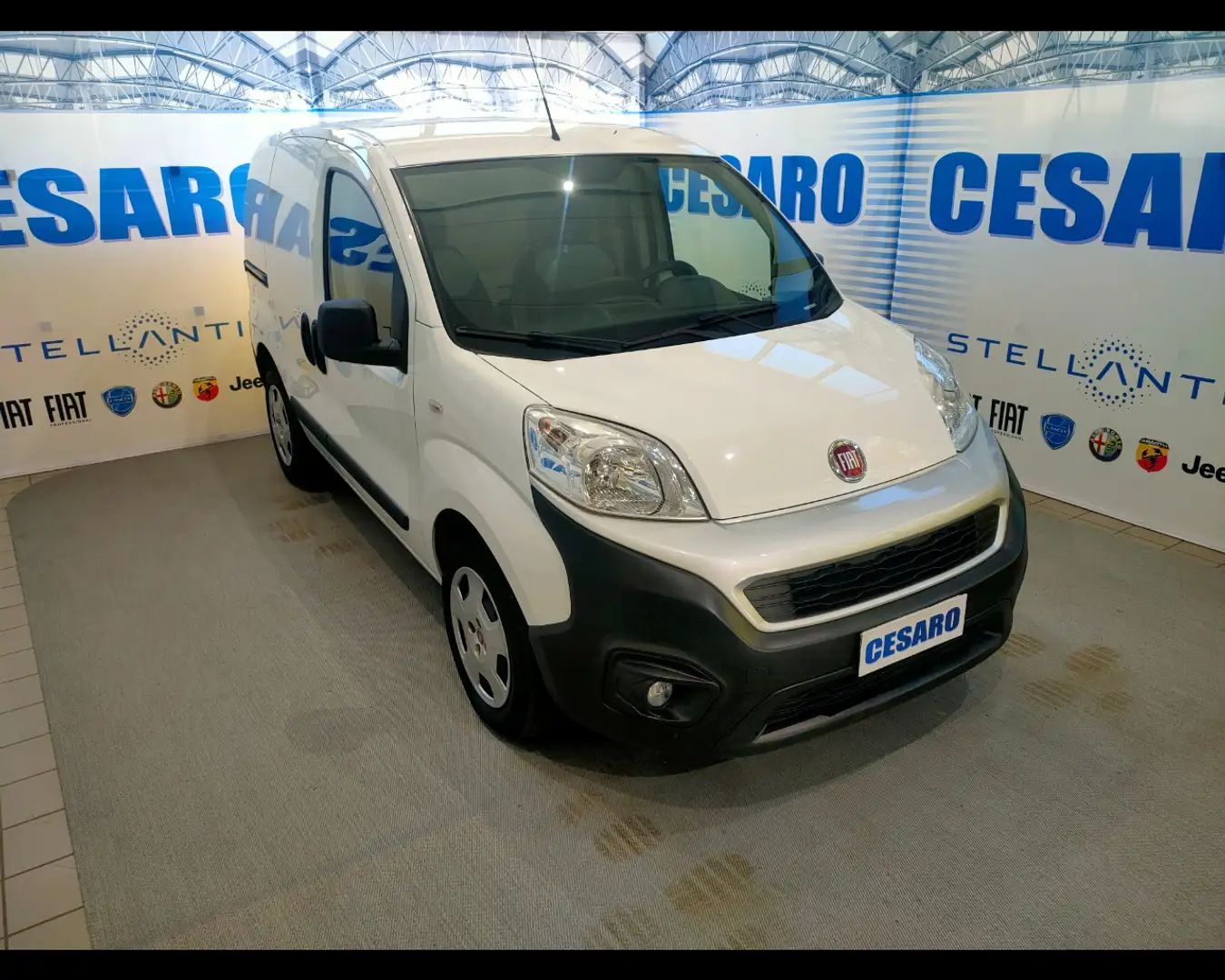 Fiat Fiorino cargo 1.3 mjt 95cv ecojet SX E6d-temp Blanc - 1