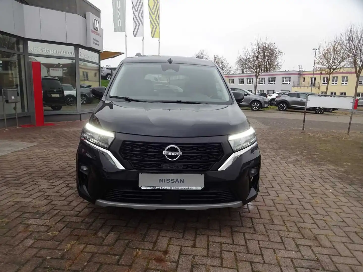 Nissan Townstar Kombi DIG-T 130 Tekna Schwarz - 2