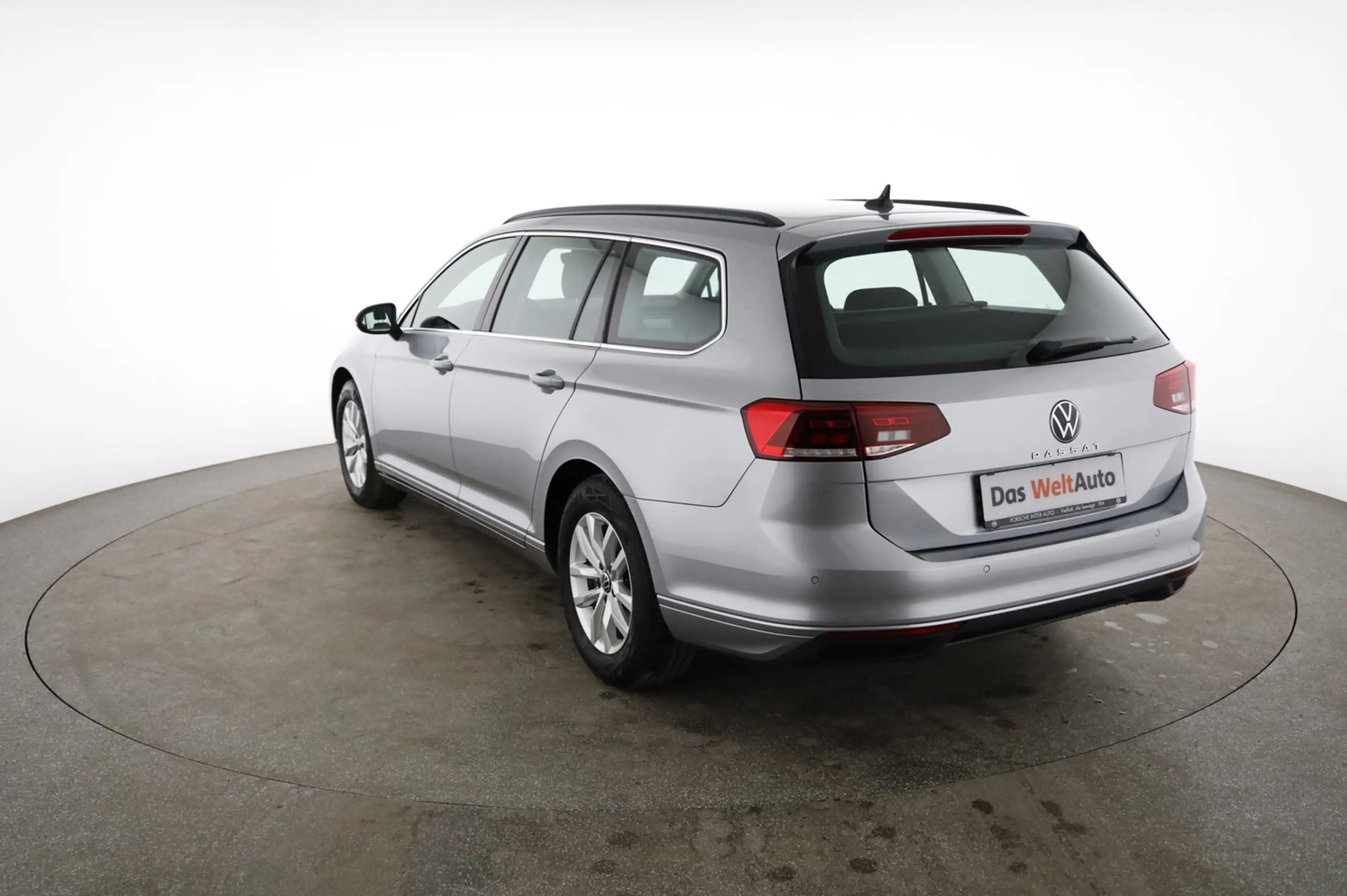 Volkswagen Passat Variant Business TDI DSG — photo 2