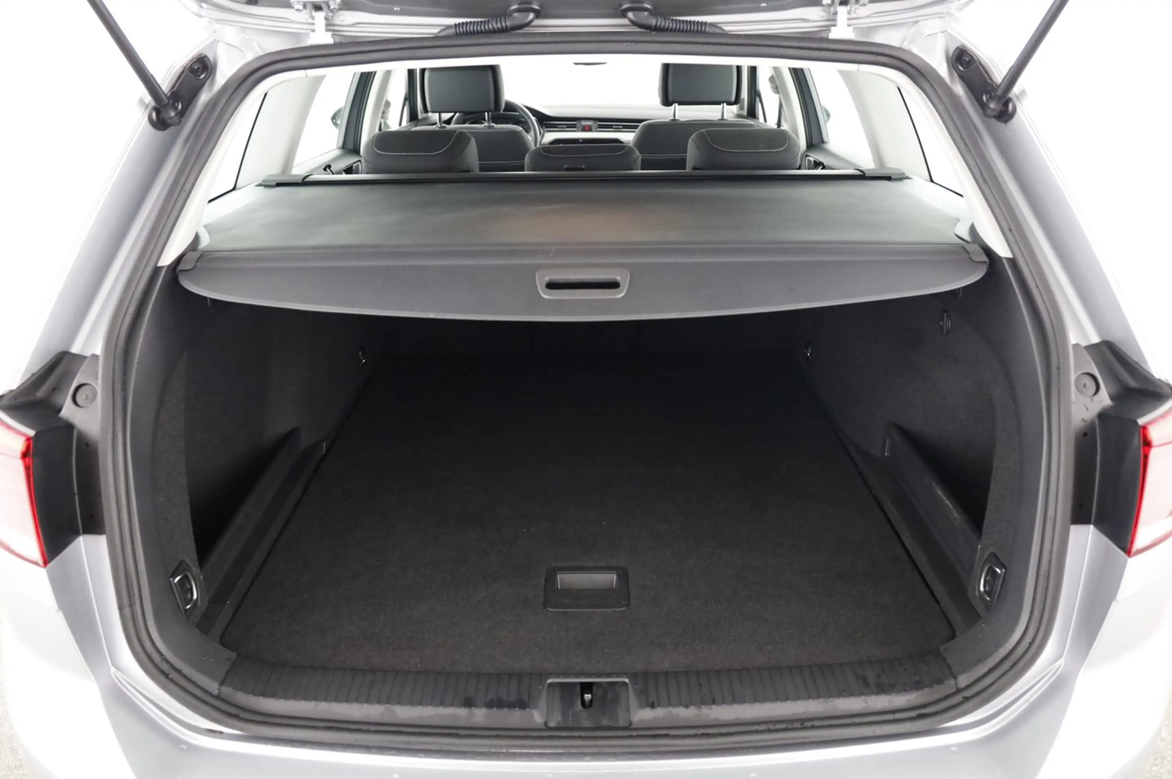 Volkswagen Passat Variant Business TDI DSG — photo 20
