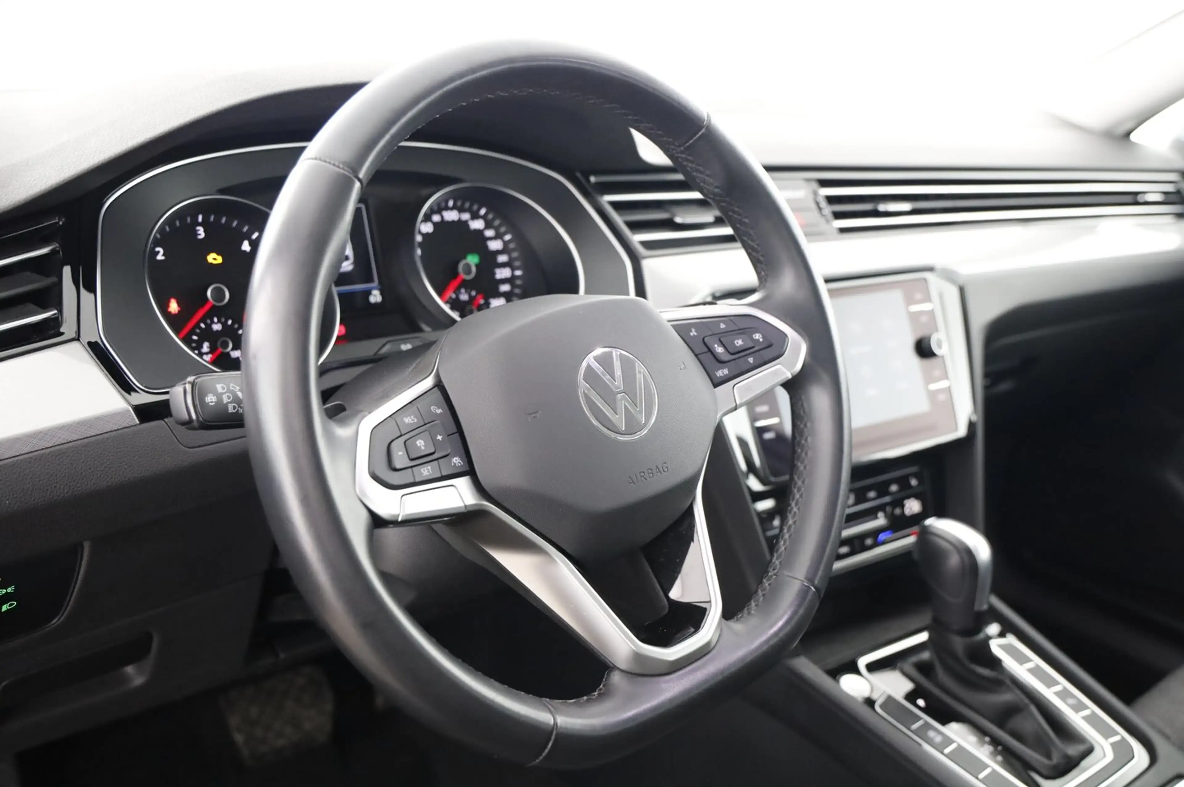 Volkswagen Passat Variant Business TDI DSG — photo 8
