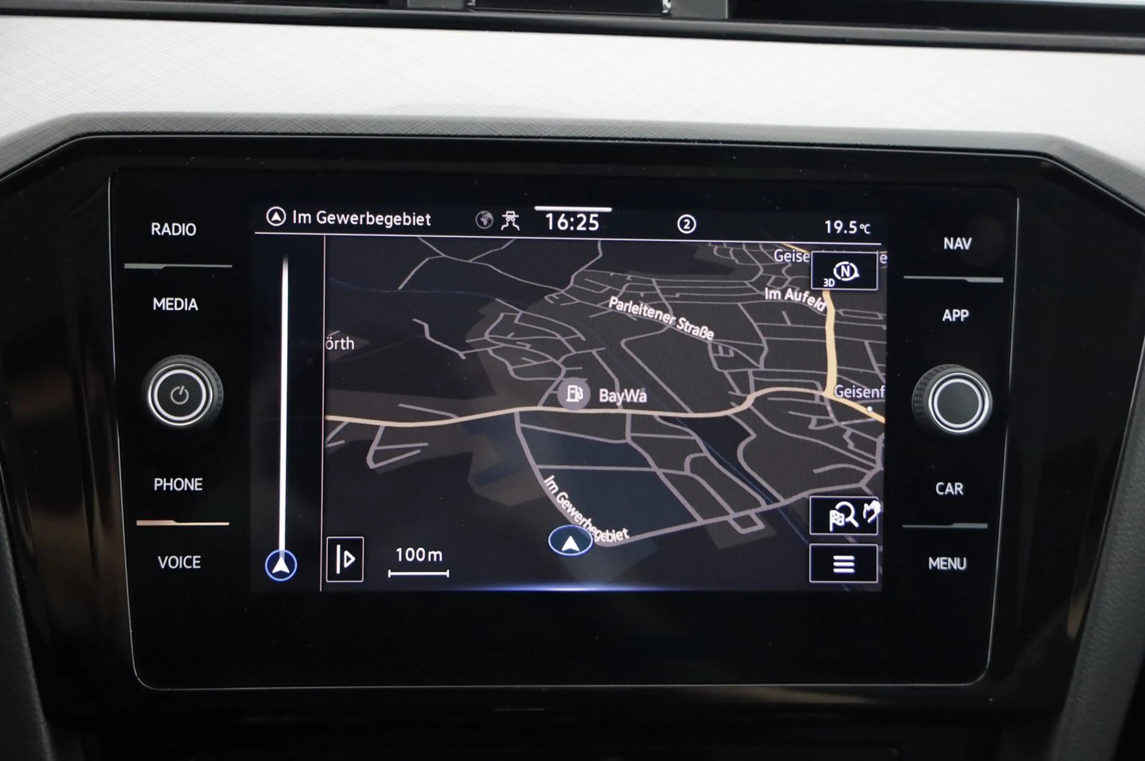 Volkswagen Passat Variant Business TDI DSG — photo 12