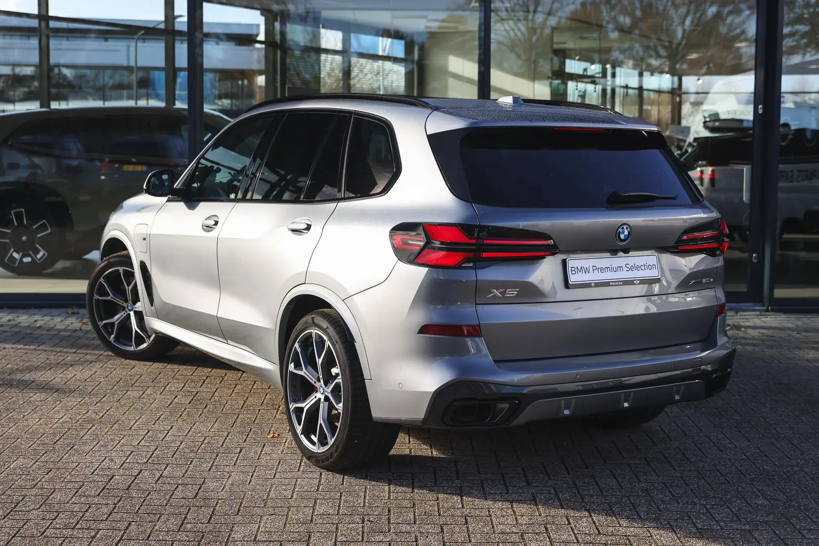 BMW X5 xDrive50e High Executive M Sport Automaat / Panora Grijs - 2
