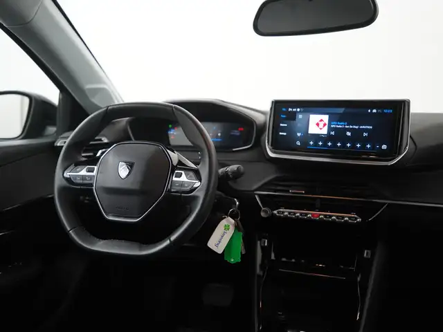 Peugeot 208 view 5