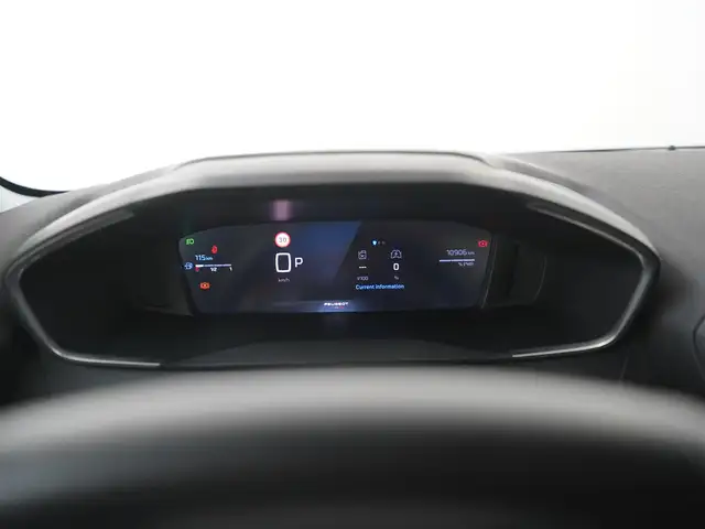 Peugeot 208 view 8