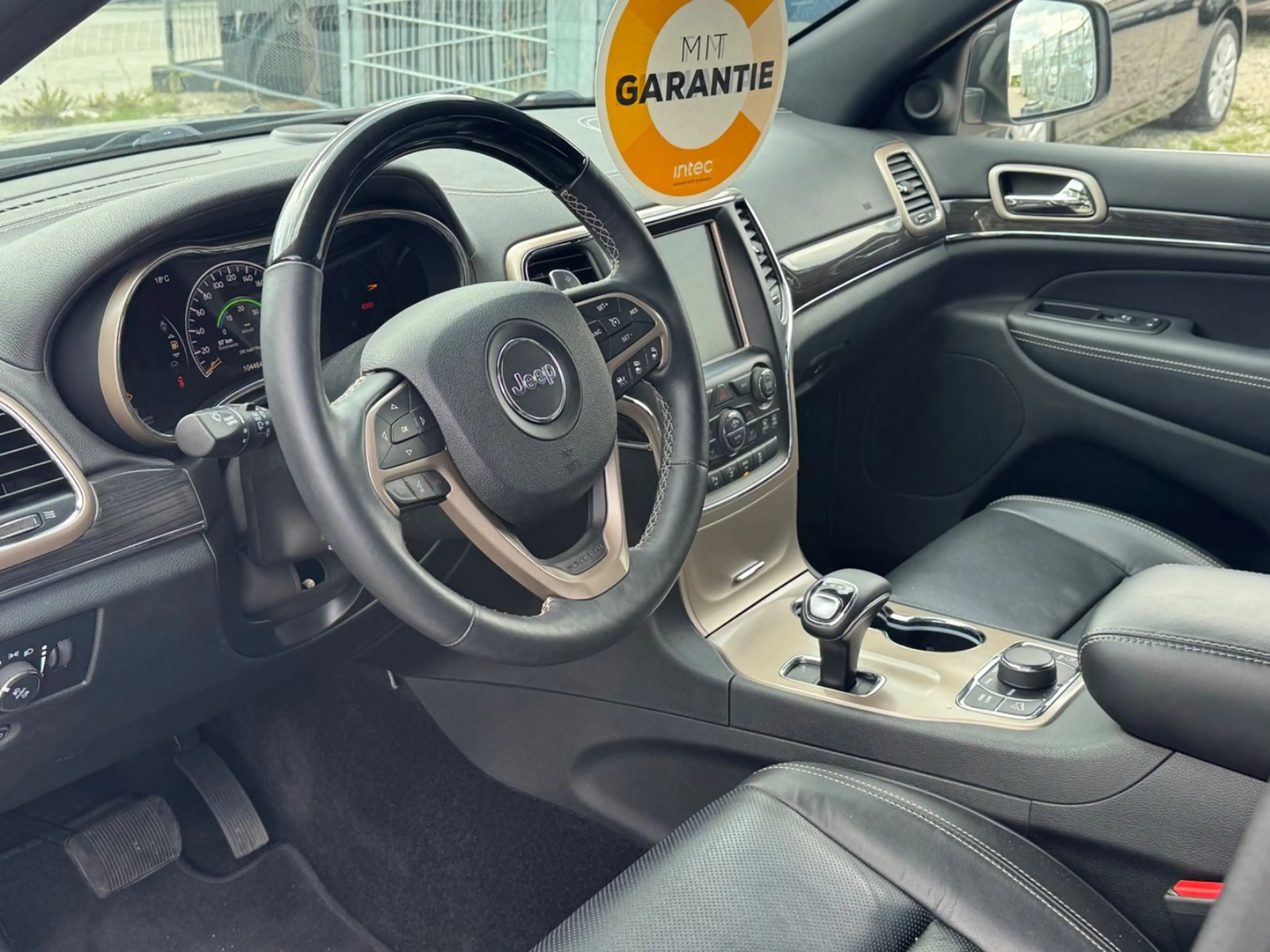 Jeep Grand Cherokee 3.0 CRD Overland Panorama AHK — photo 10