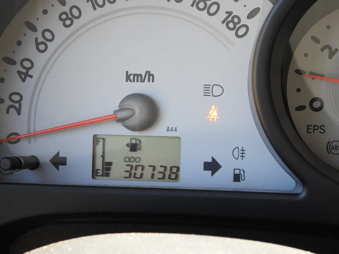 Daihatsu Trevis 1.Hand. 30738 km. Klima. Allwetterreifen! Zilver - 2