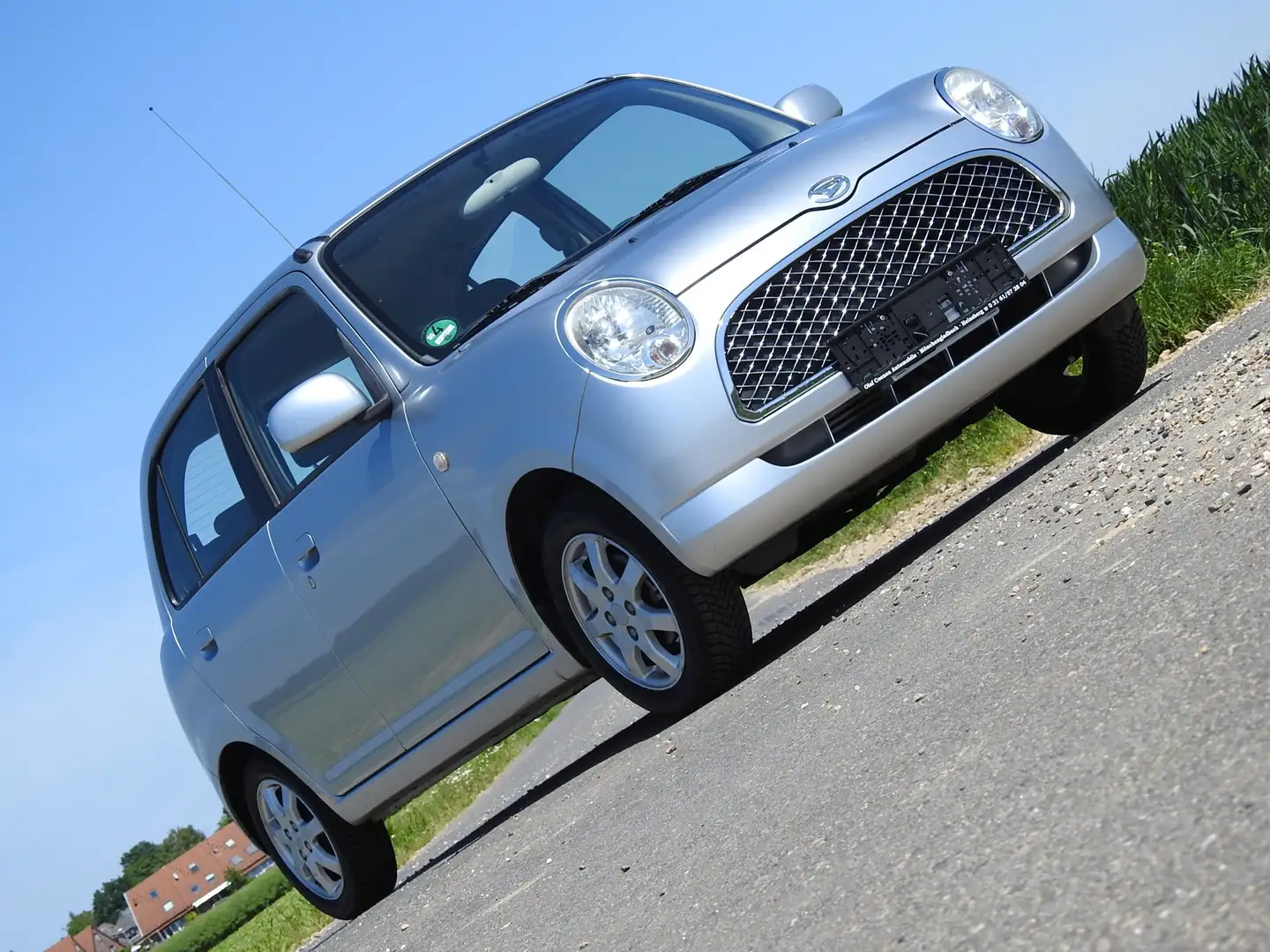 Daihatsu Trevis 1.Hand. 30738 km. Klima. Allwetterreifen! Stříbrná - 1