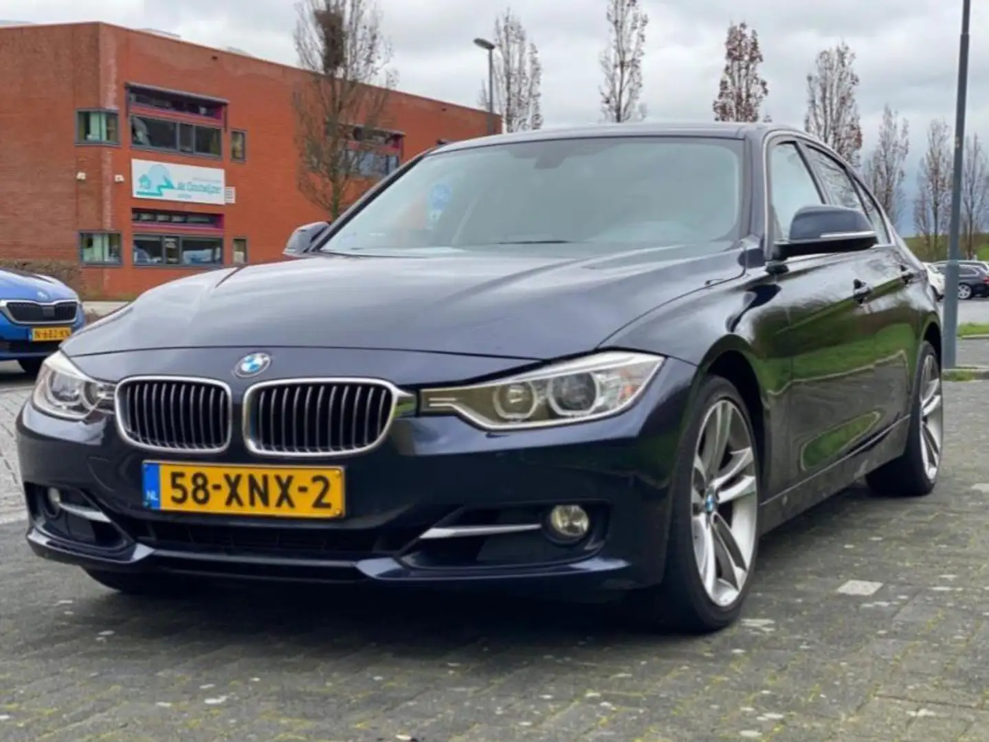 BMW 328 328i Executive - 1
