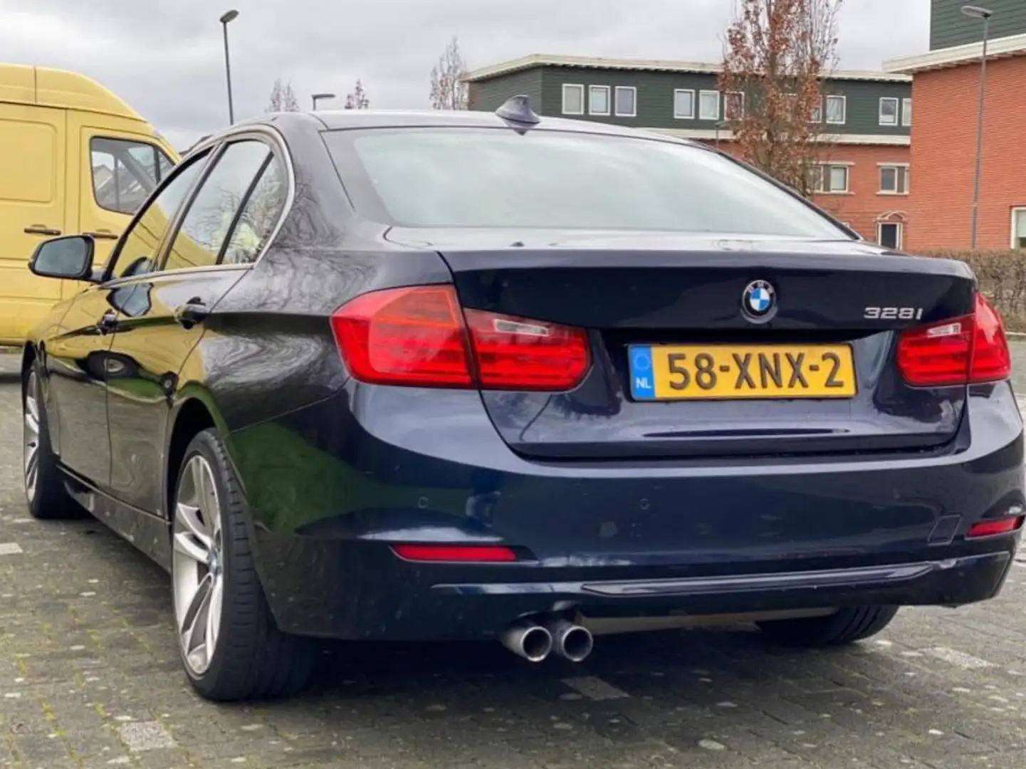 BMW 328 328i Executive - 2