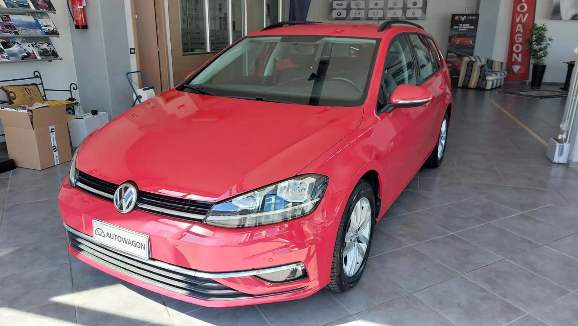 Volkswagen Golf Variant 1.6 TDI 115 CV Business BlueM. Tech.Az. Italia Rojo - 2
